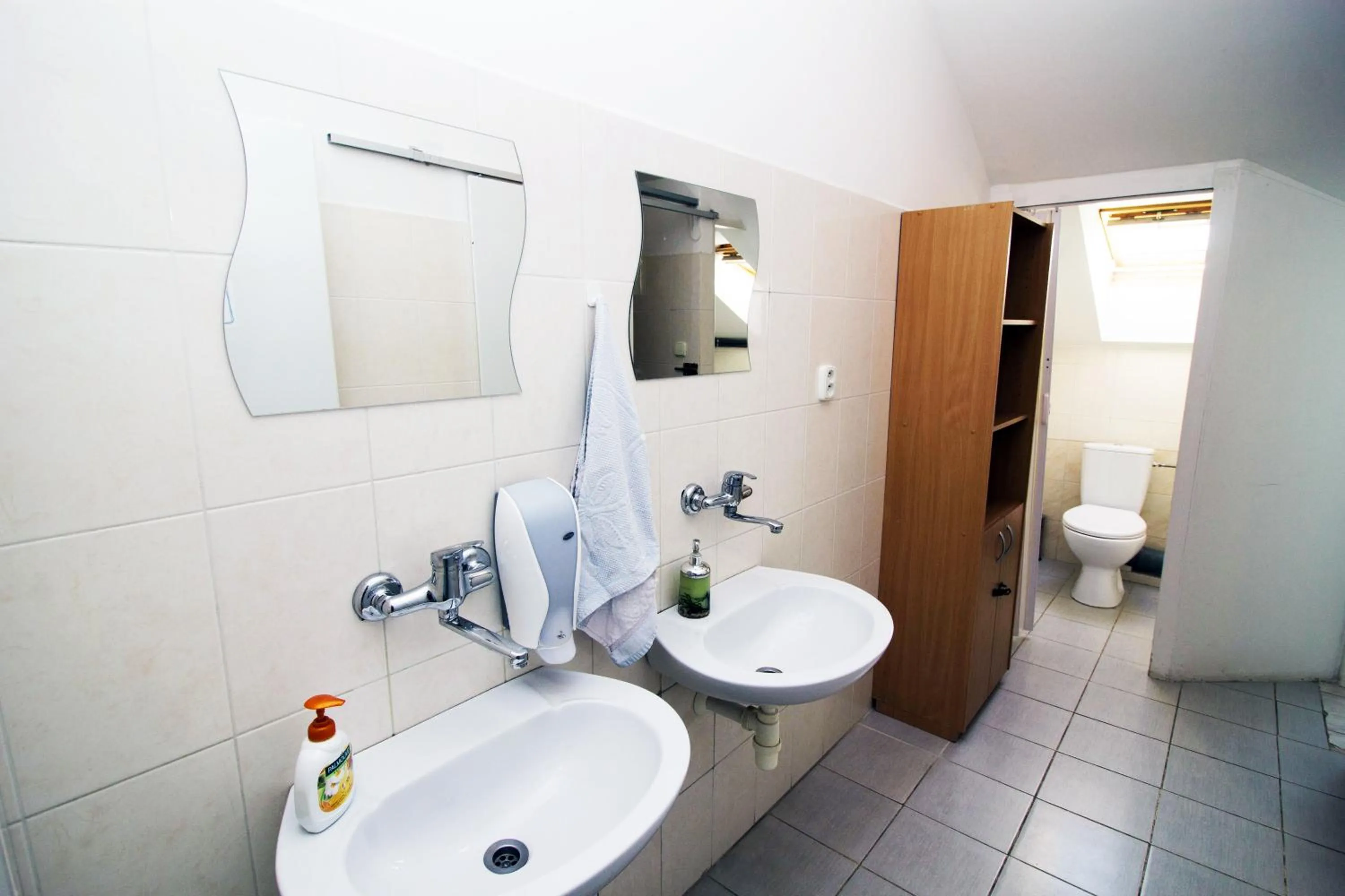 Toilet in Nitra Glycerin Hostel