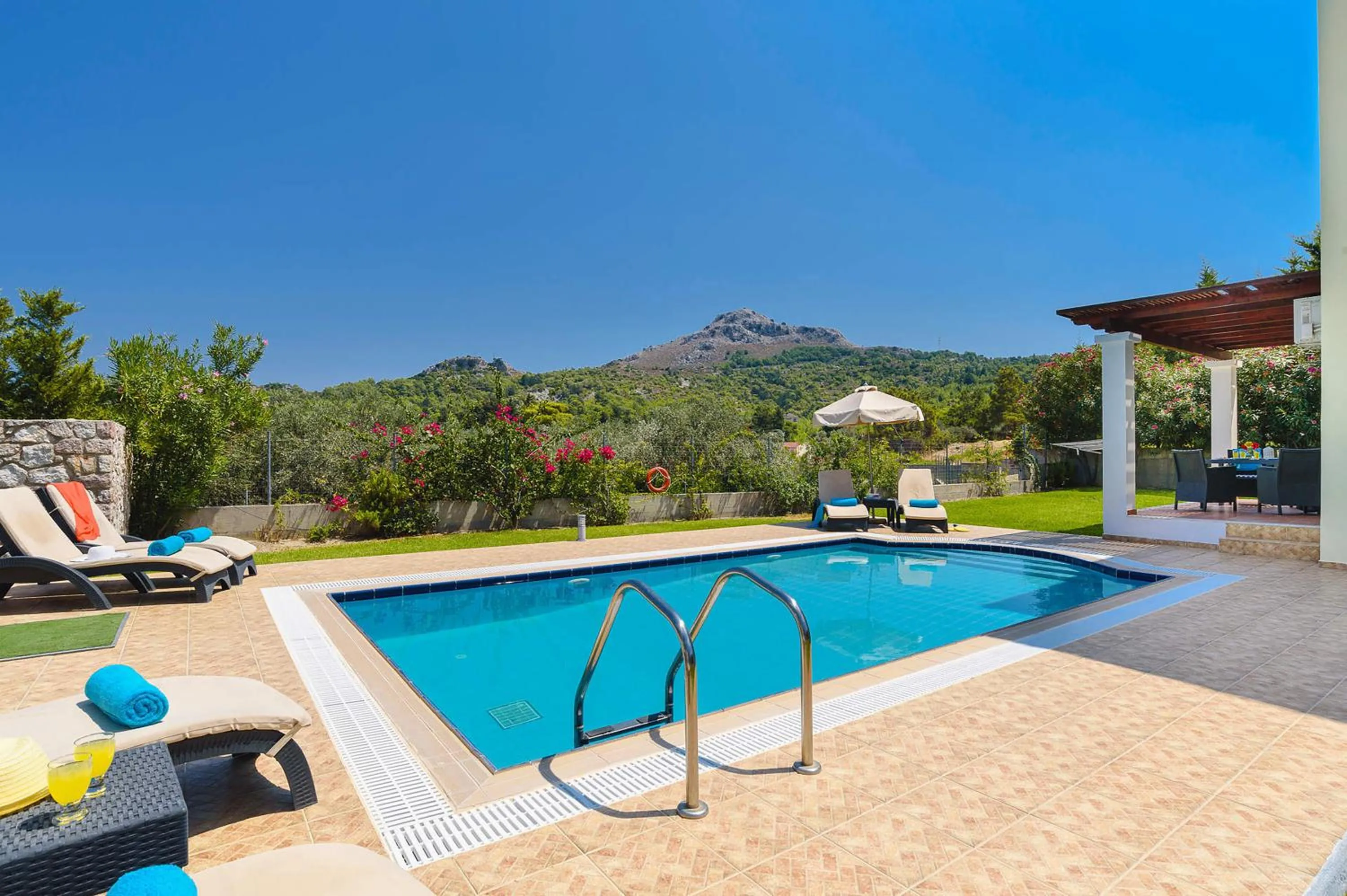 Swimming pool in Seven Springs Villas
