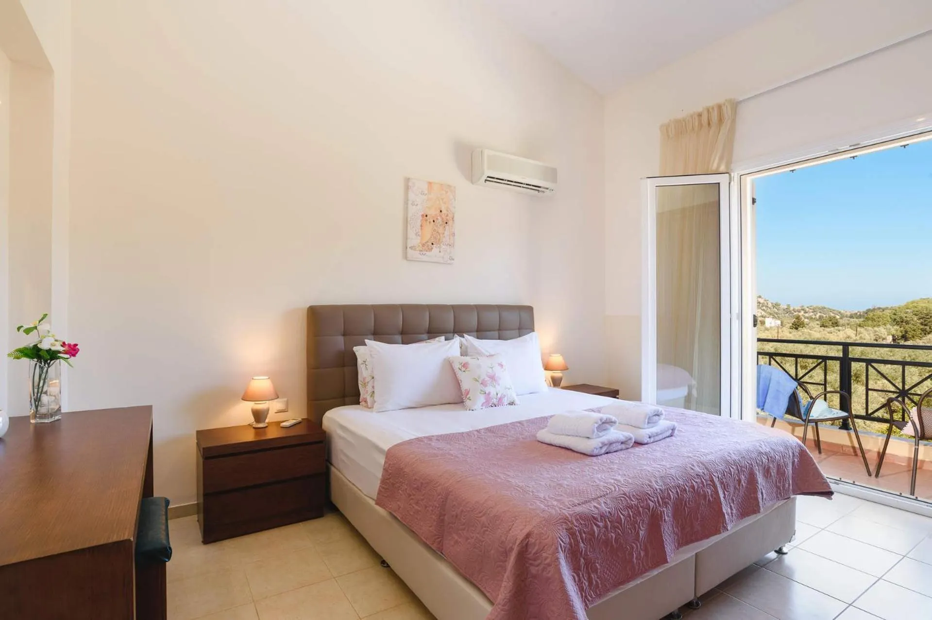 Bedroom, Bed in Seven Springs Villas