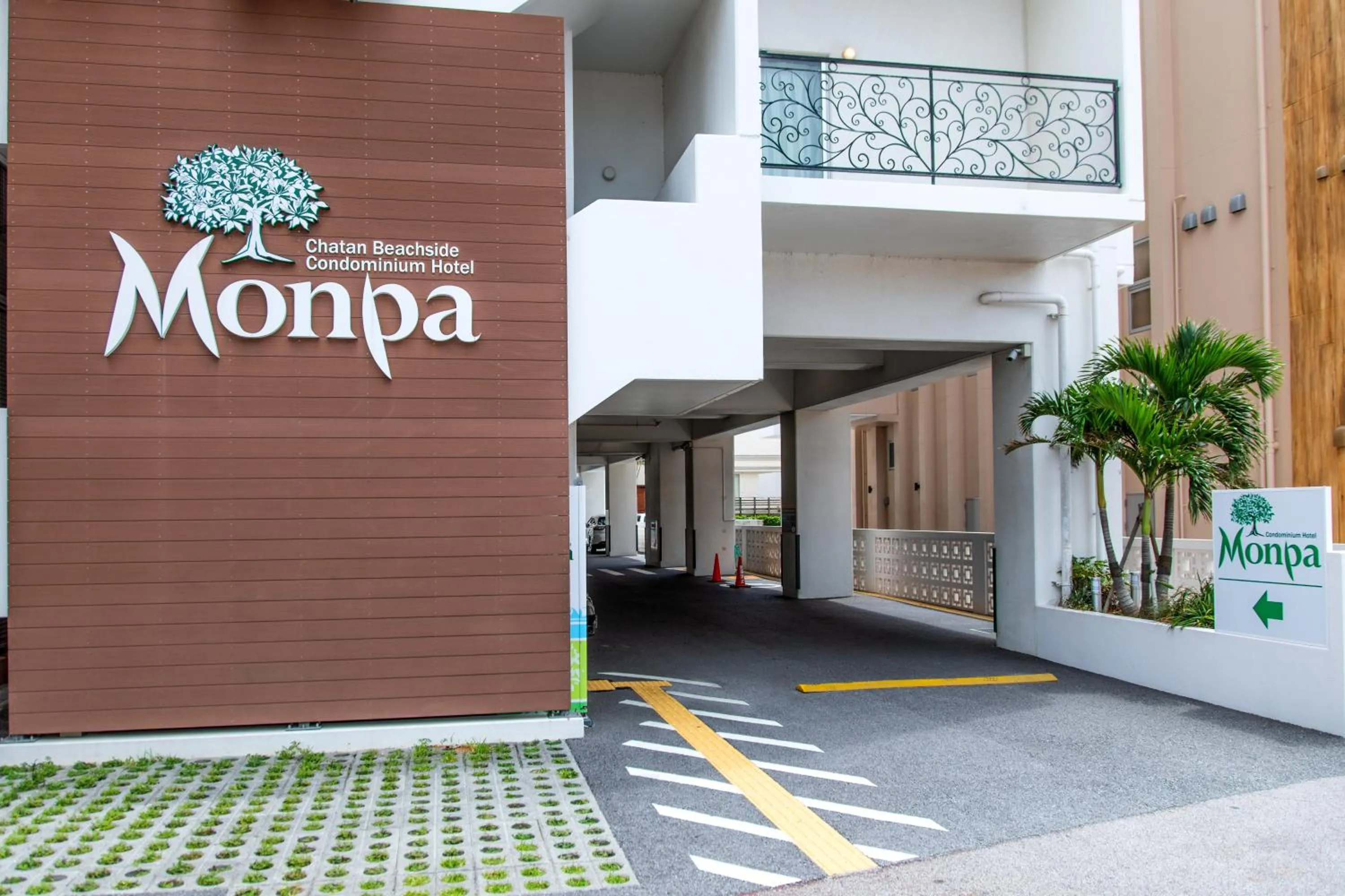 Facade/entrance in Condominium Hotel Monpa