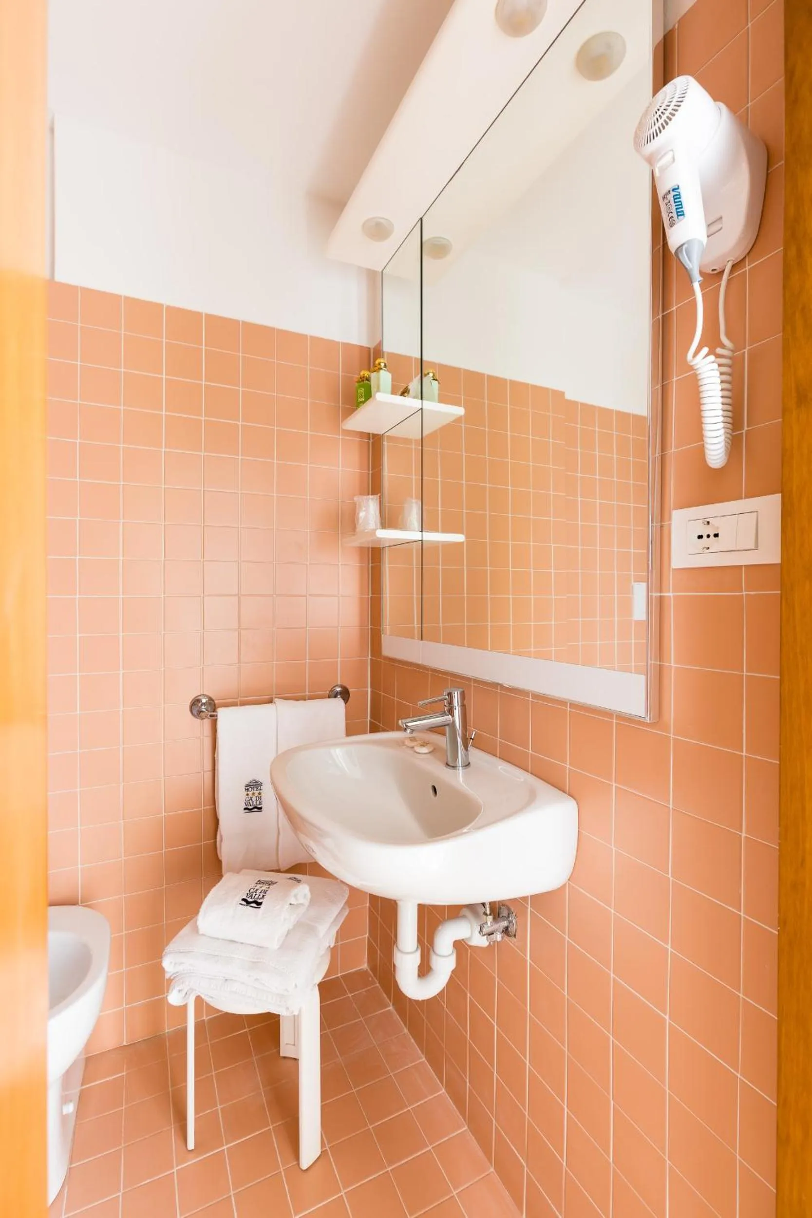 Bathroom in Hotel Cavallino Bianco
