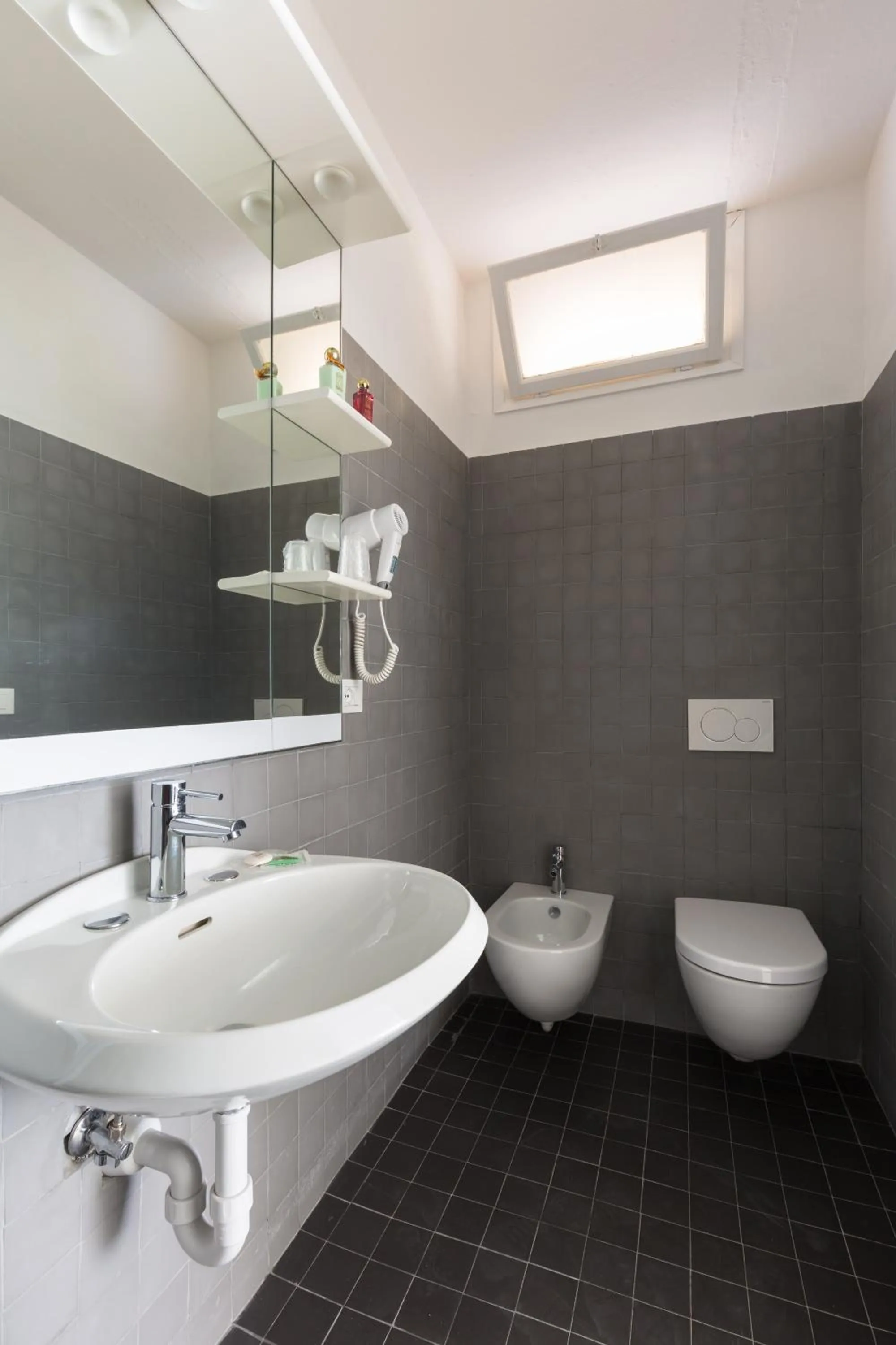 Bathroom in Hotel Cavallino Bianco