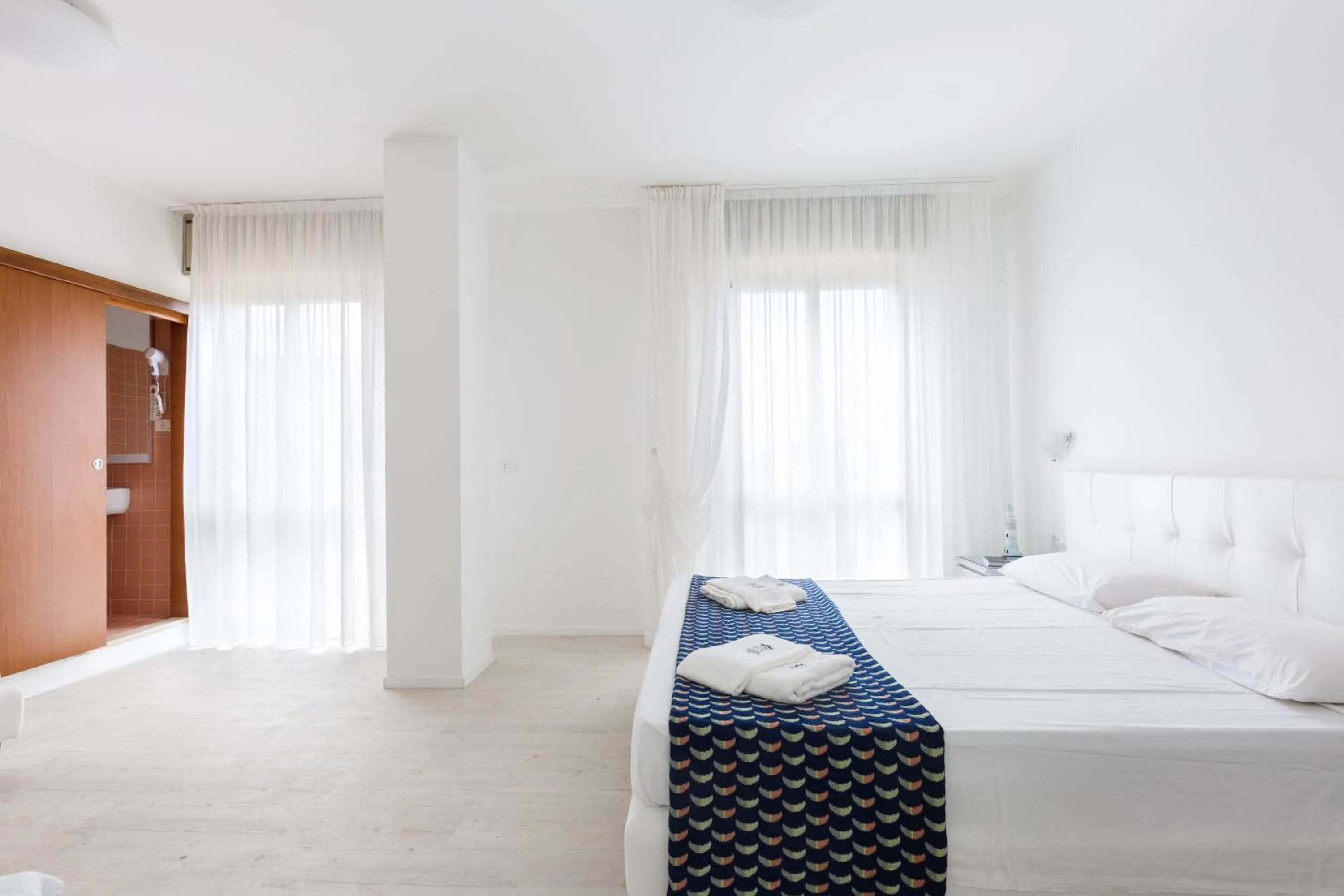 Bedroom, Bed in Hotel Cavallino Bianco