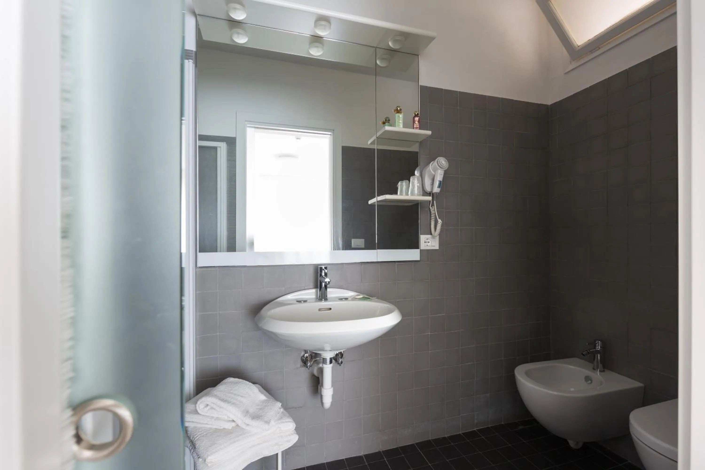 Bathroom in Hotel Cavallino Bianco