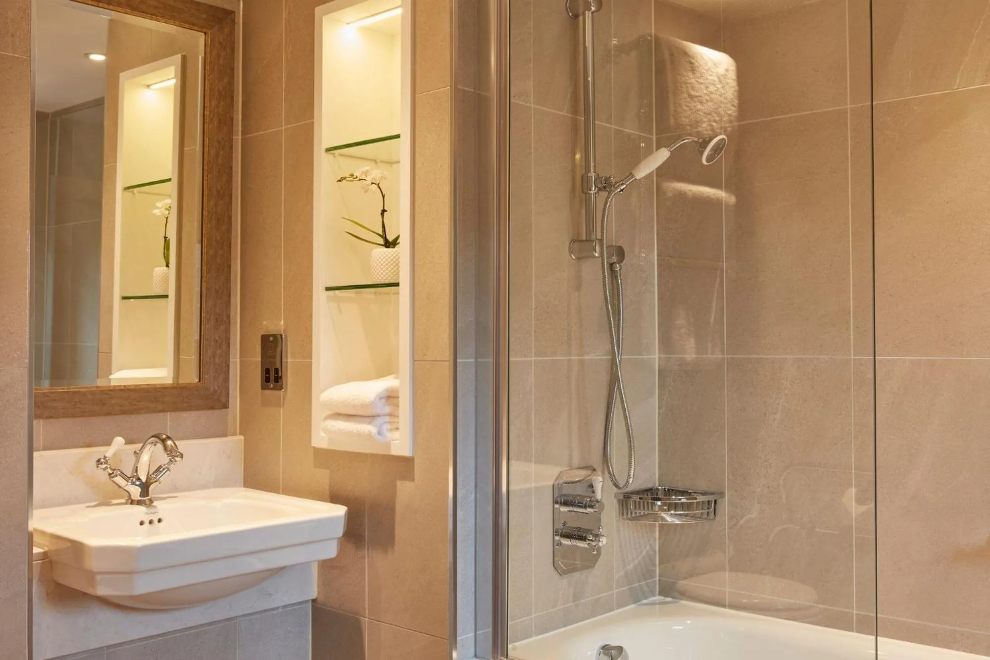 Bathroom in Stanbrook Abbey Hotel, Worcester