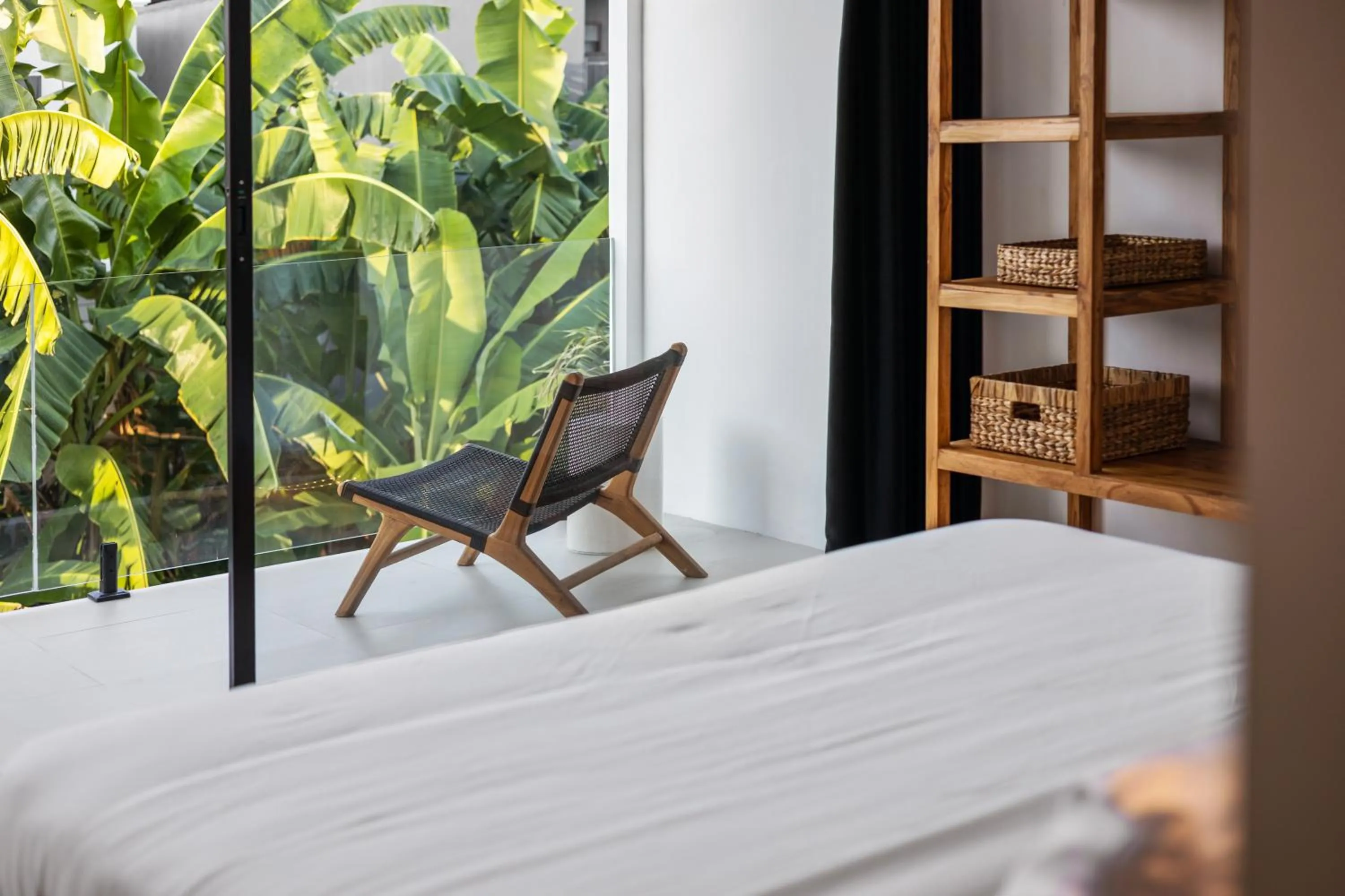 Bed in White Residence - Art & Boutique Villas