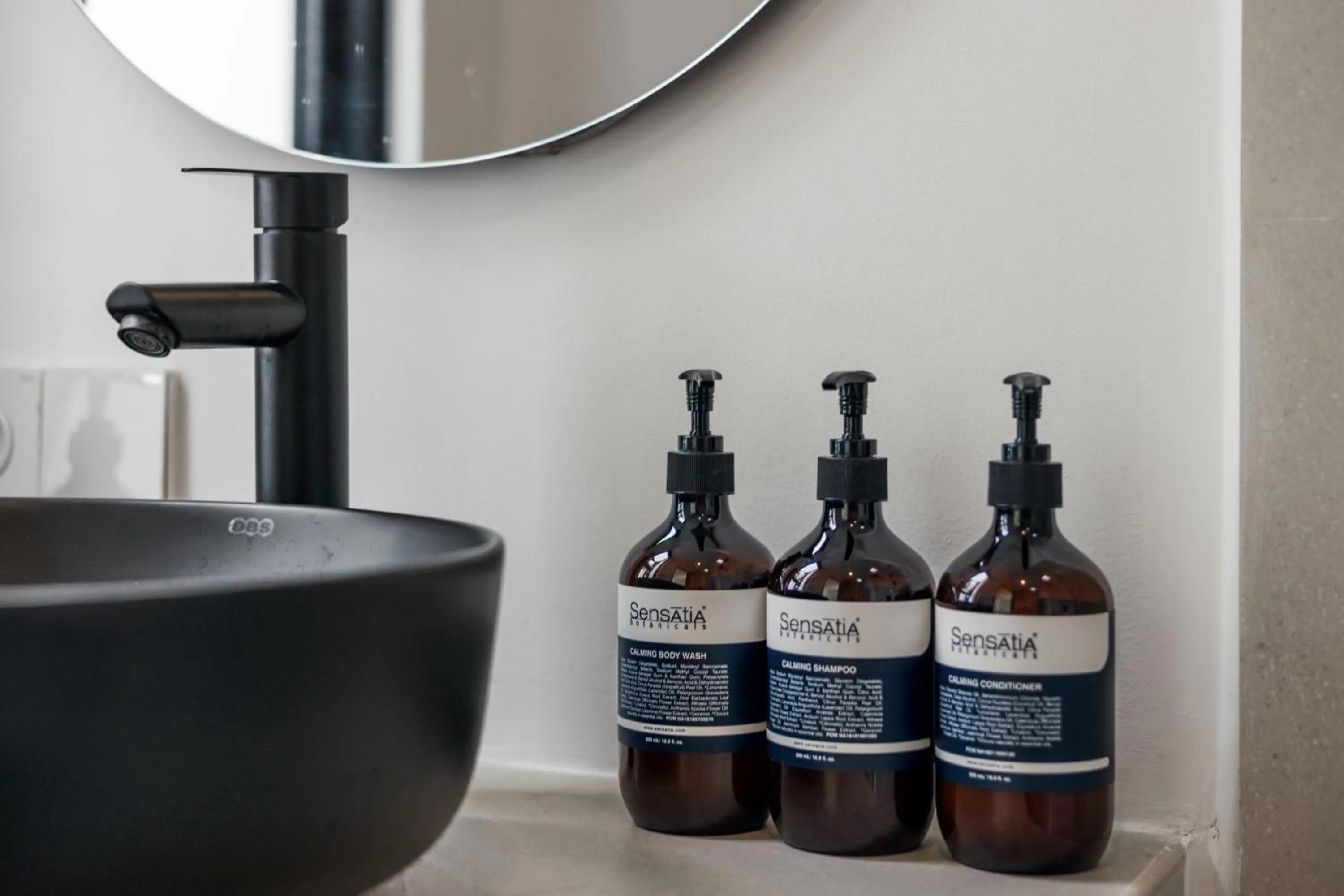 Bathroom in White Residence - Art & Boutique Villas