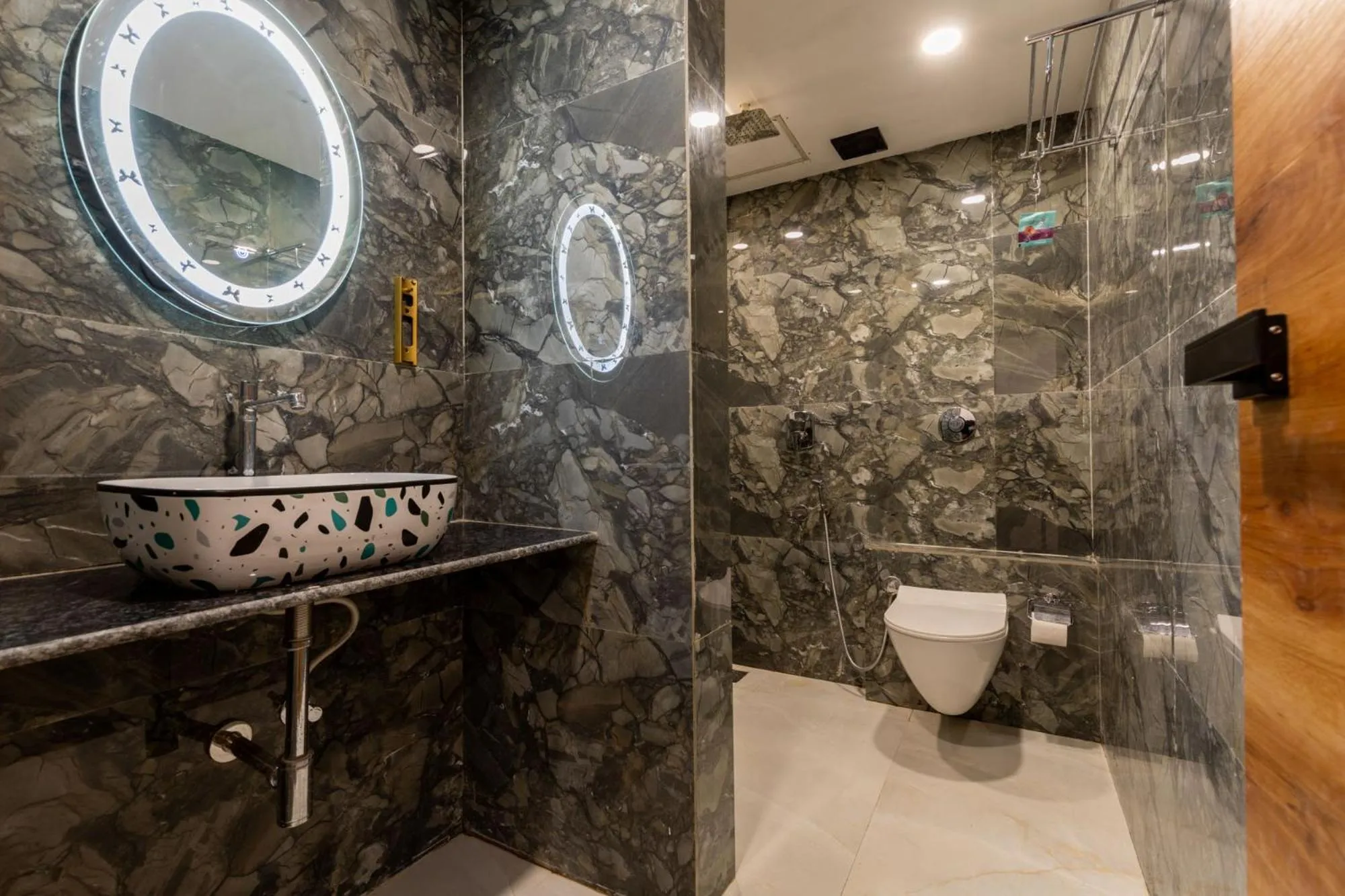 Shower in Hotel Zara International