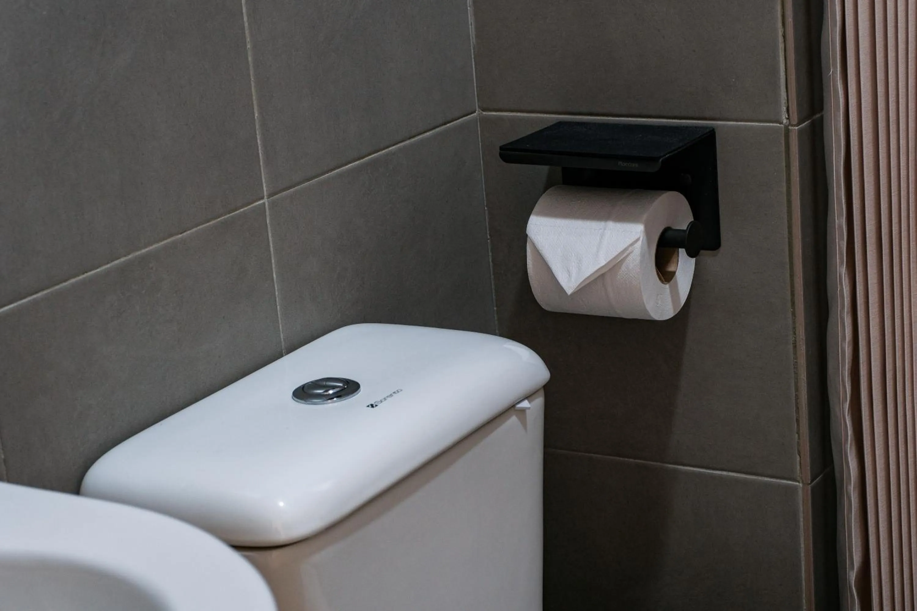 Toilet in G Residence Sky Suite