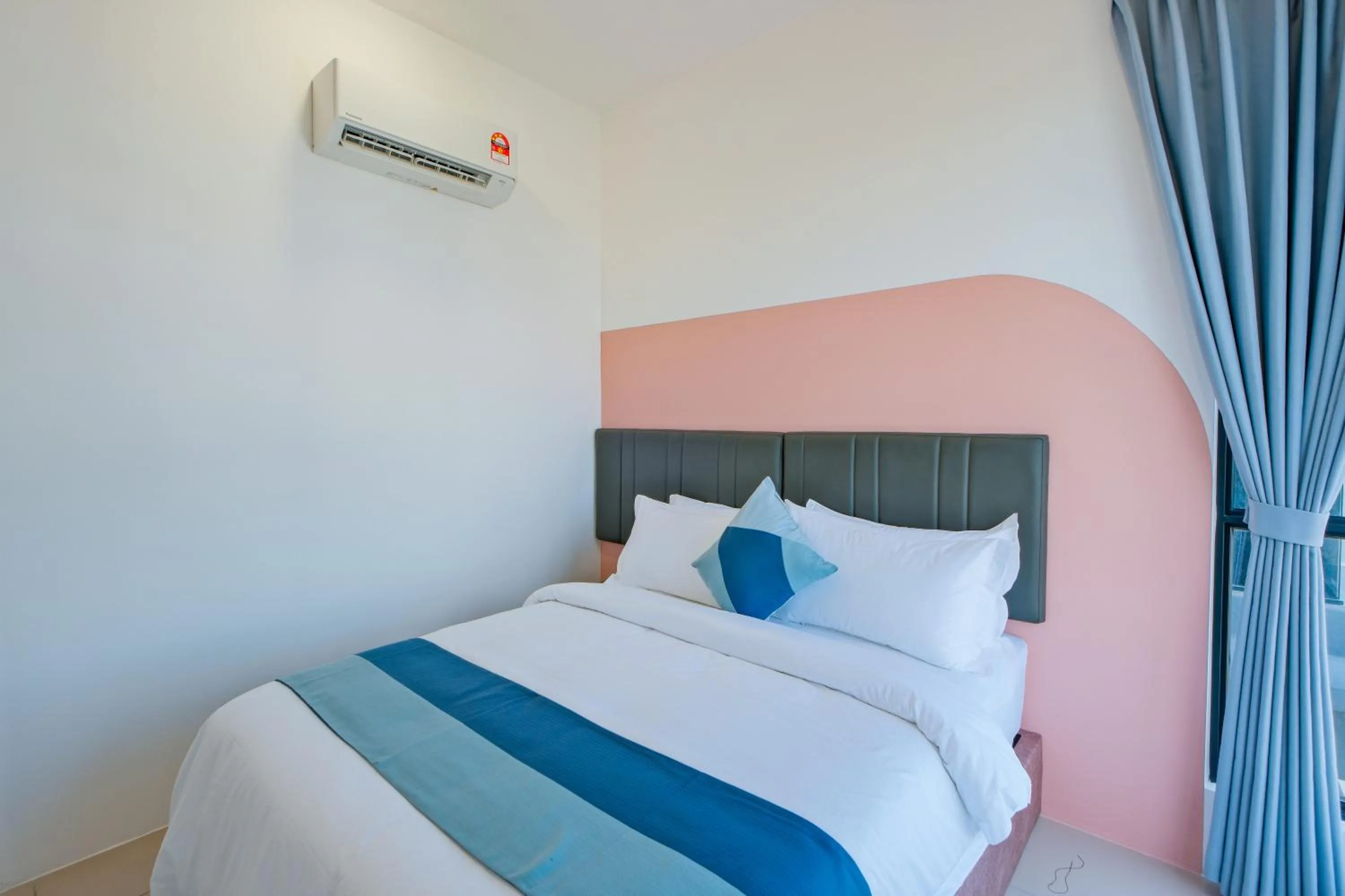 Bedroom, Bed in G Residence Sky Suite