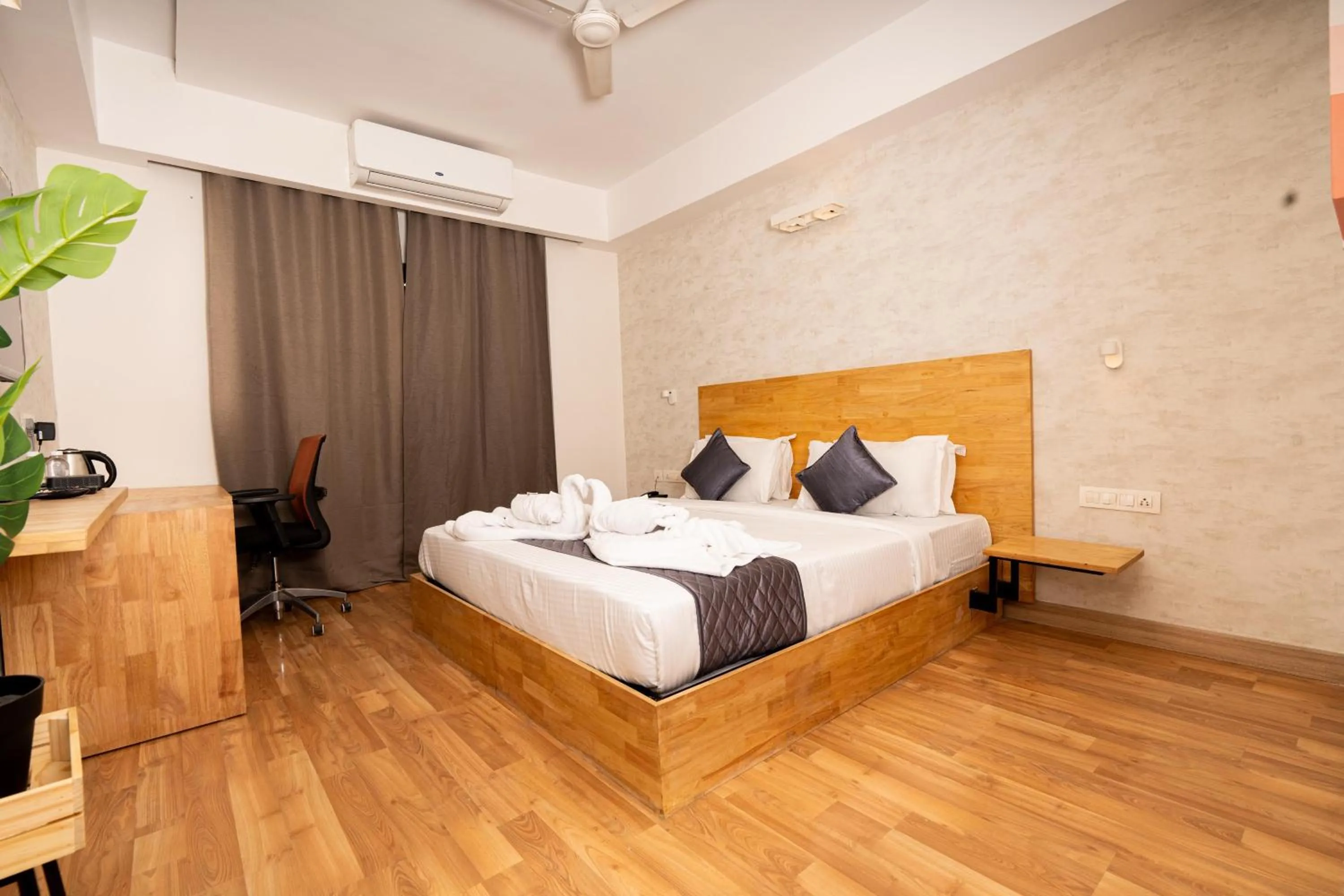 Bed in Casa Hotel, Jubilee Hills