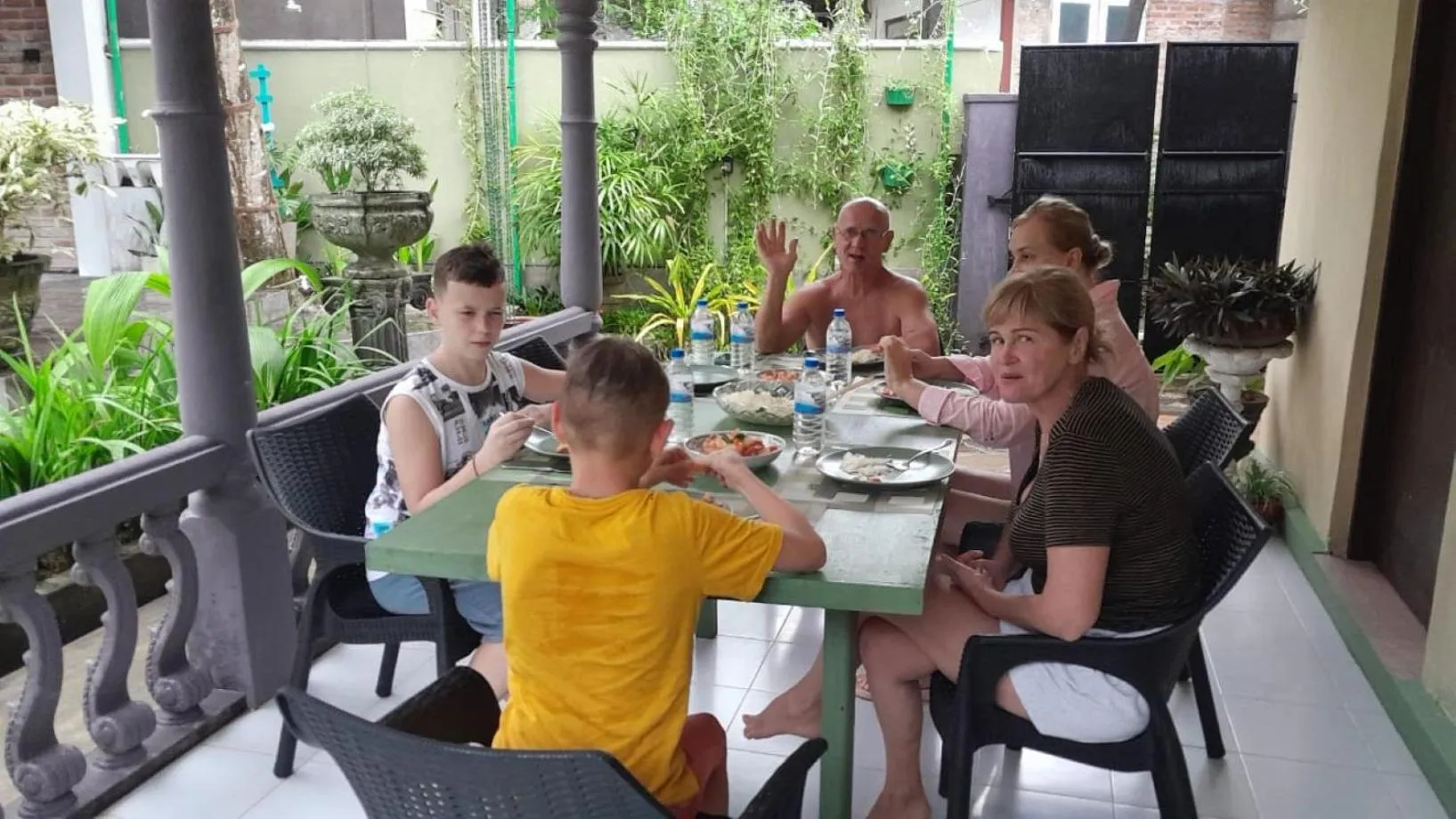 Restaurant/places to eat in The Vitamin Sea