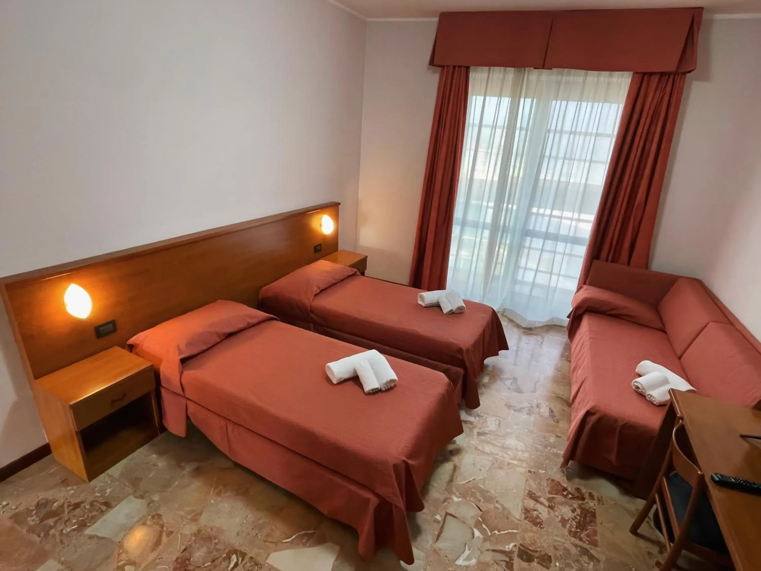 Triple Room in Aba Hotel Triple Room in Aba Hotel