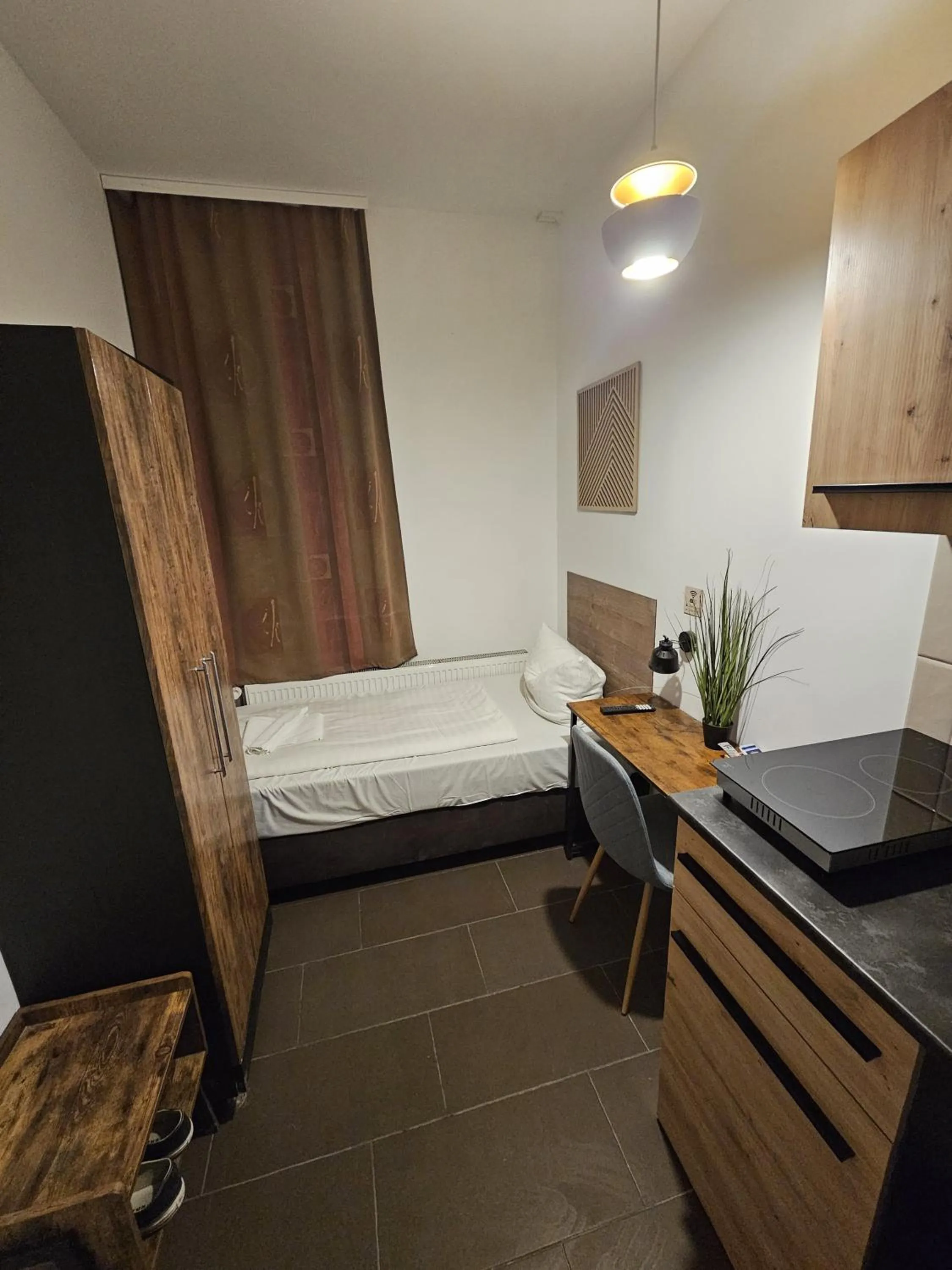 Bed in ApartHotel Slumber 24h Self Check in