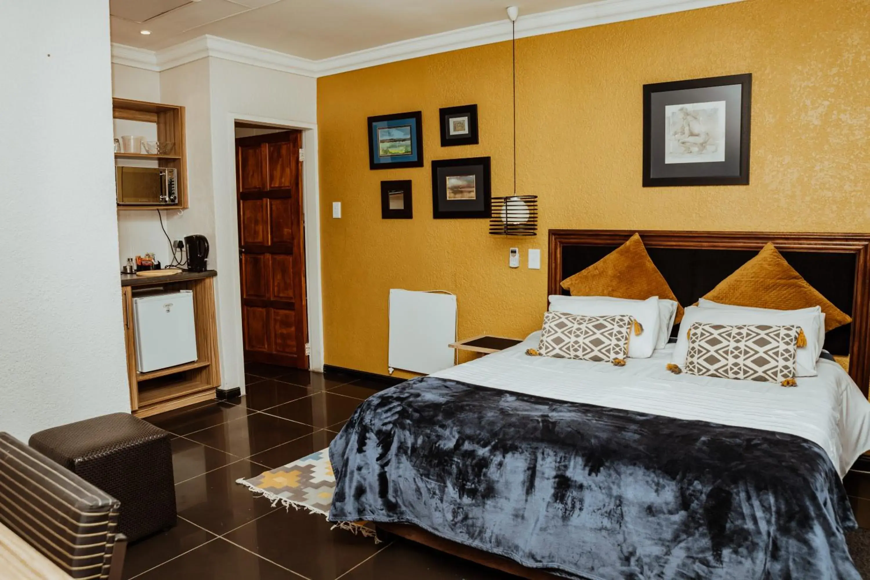 Queen Room - single occupancy - Disability Access in Ons Dorpshuis Guesthouse Queen Room - single occupancy - Disability Access in Ons Dorpshuis Guesthouse