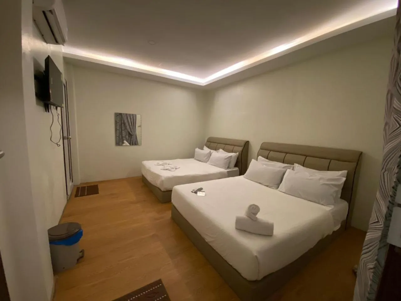 Bed in LE dEON HOTEL Former Pine Hotel