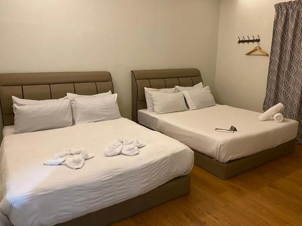 Bed in LE dEON HOTEL Former Pine Hotel