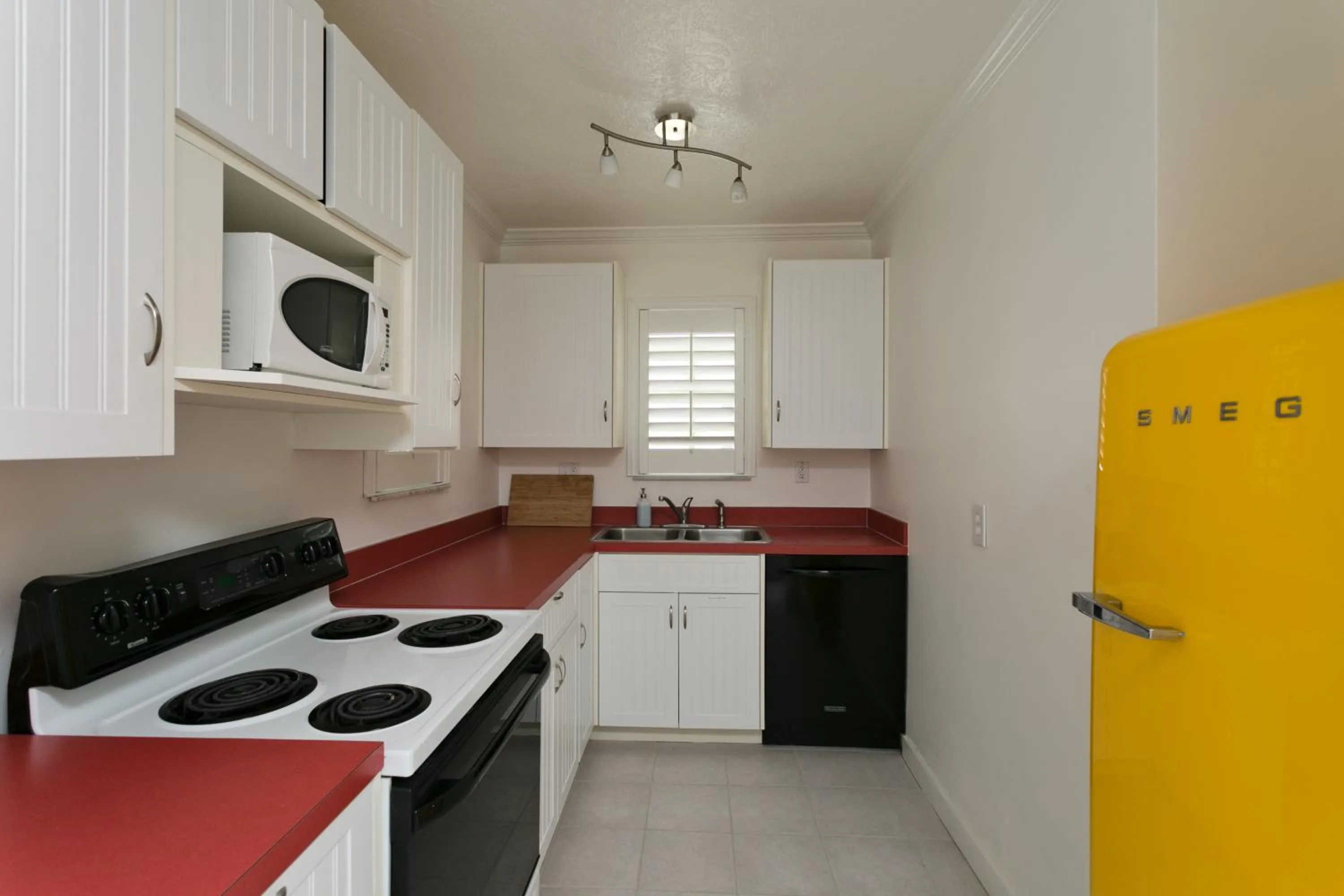 Kitchen or kitchenette in Inn on the Beach