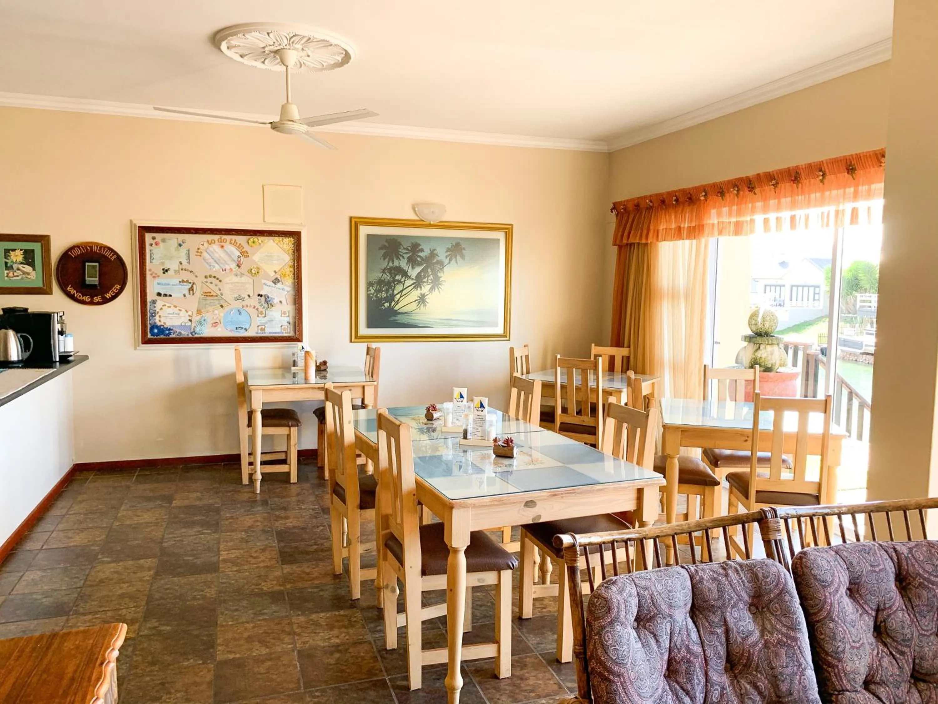 Restaurant/places to eat in Marina Martinique B&B