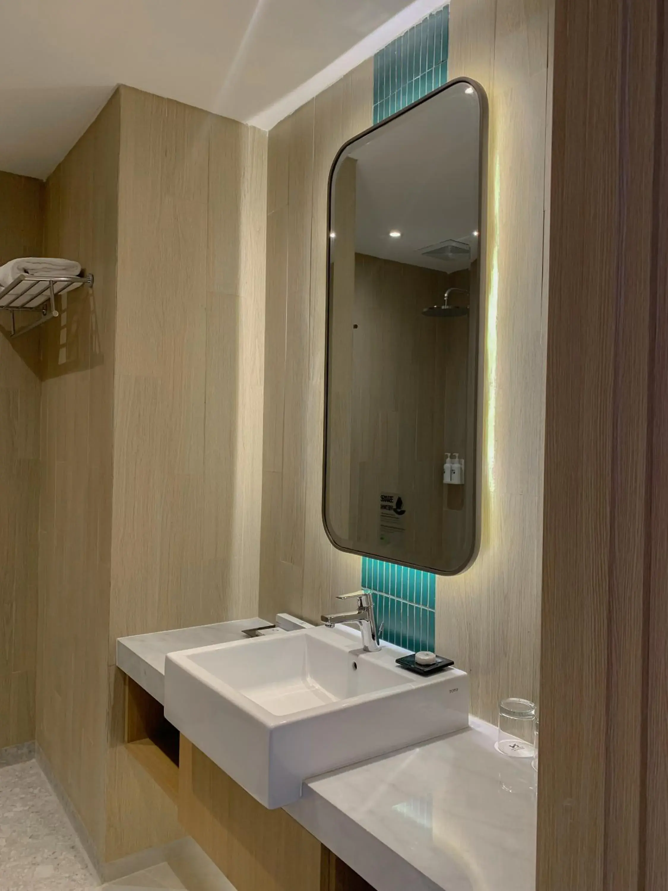 Superior Queen Room in Swiss-Belinn Indramayu Superior Queen Room in Swiss-Belinn Indramayu