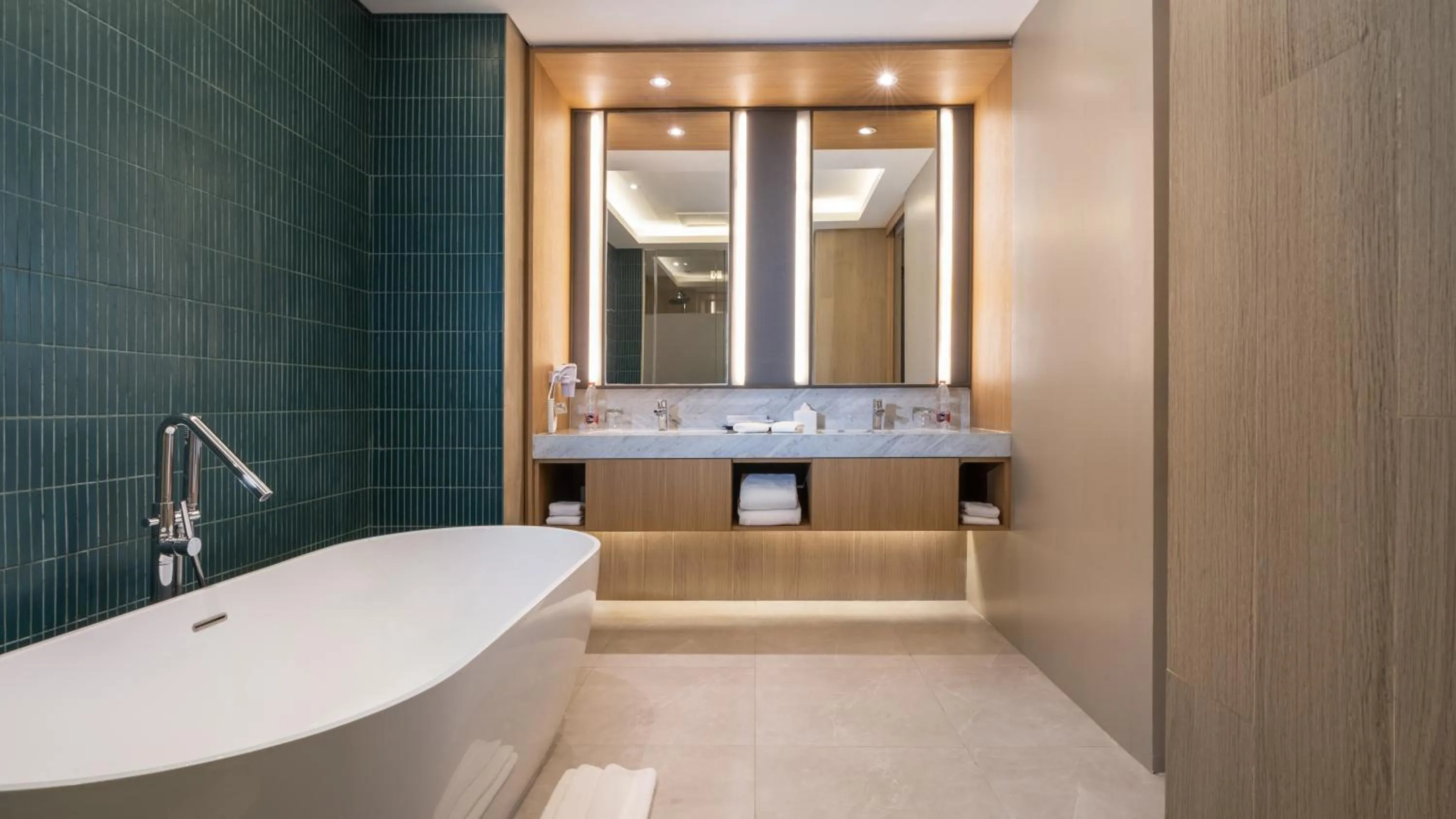 Shower in Swiss-Belinn Indramayu