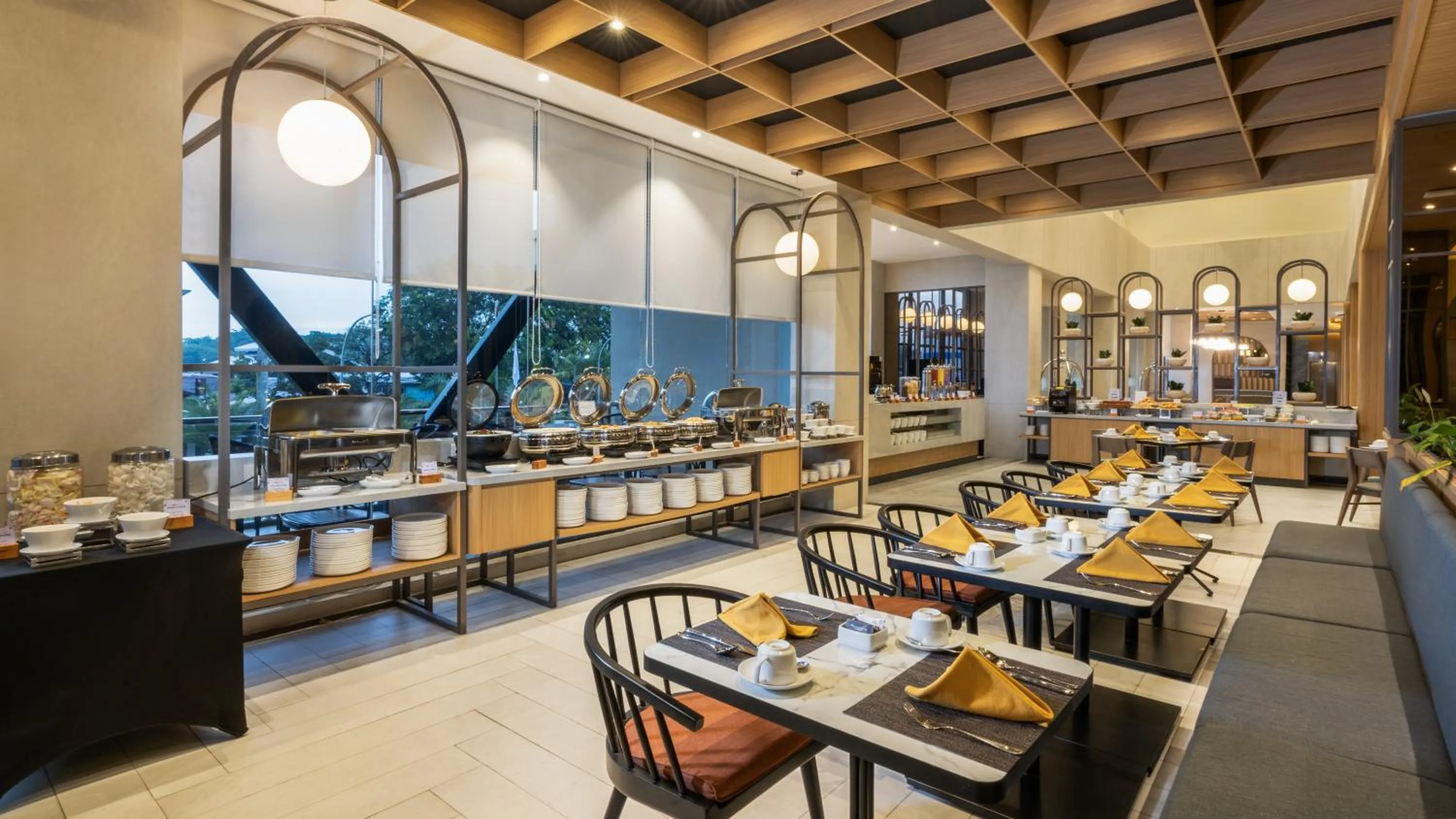 Restaurant/places to eat in Swiss-Belinn Indramayu