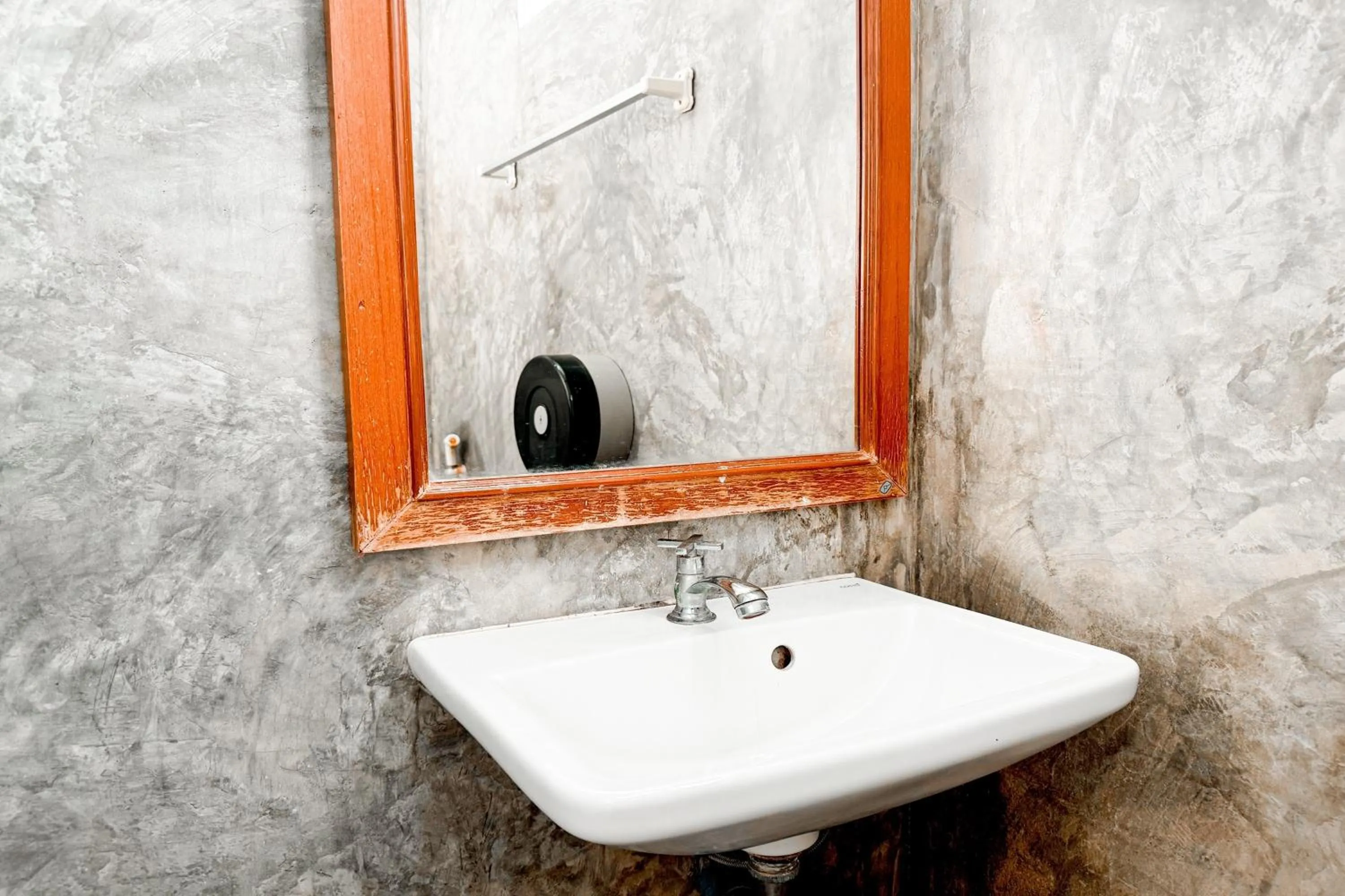 Bathroom in Jitrawadee Hotel