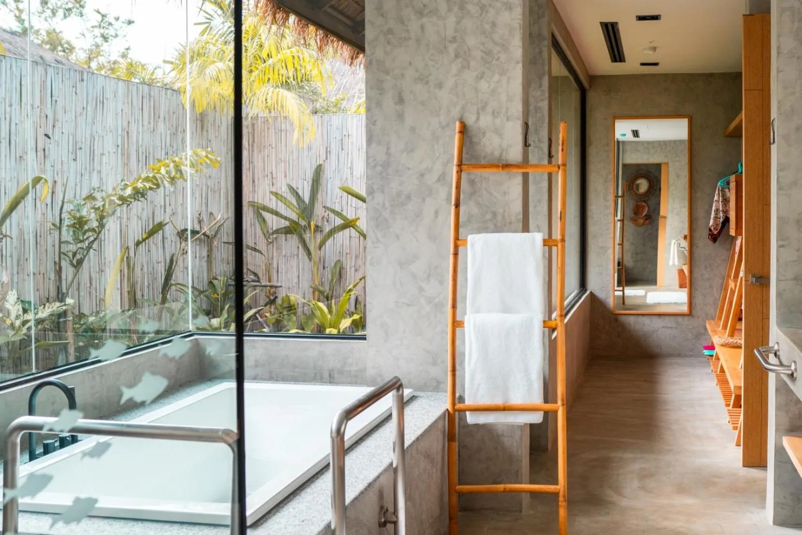 Bath in JATI Koh Russey