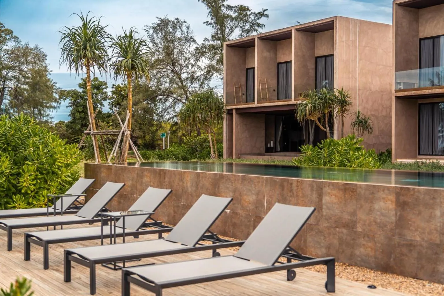 inchantreedoolay huahin