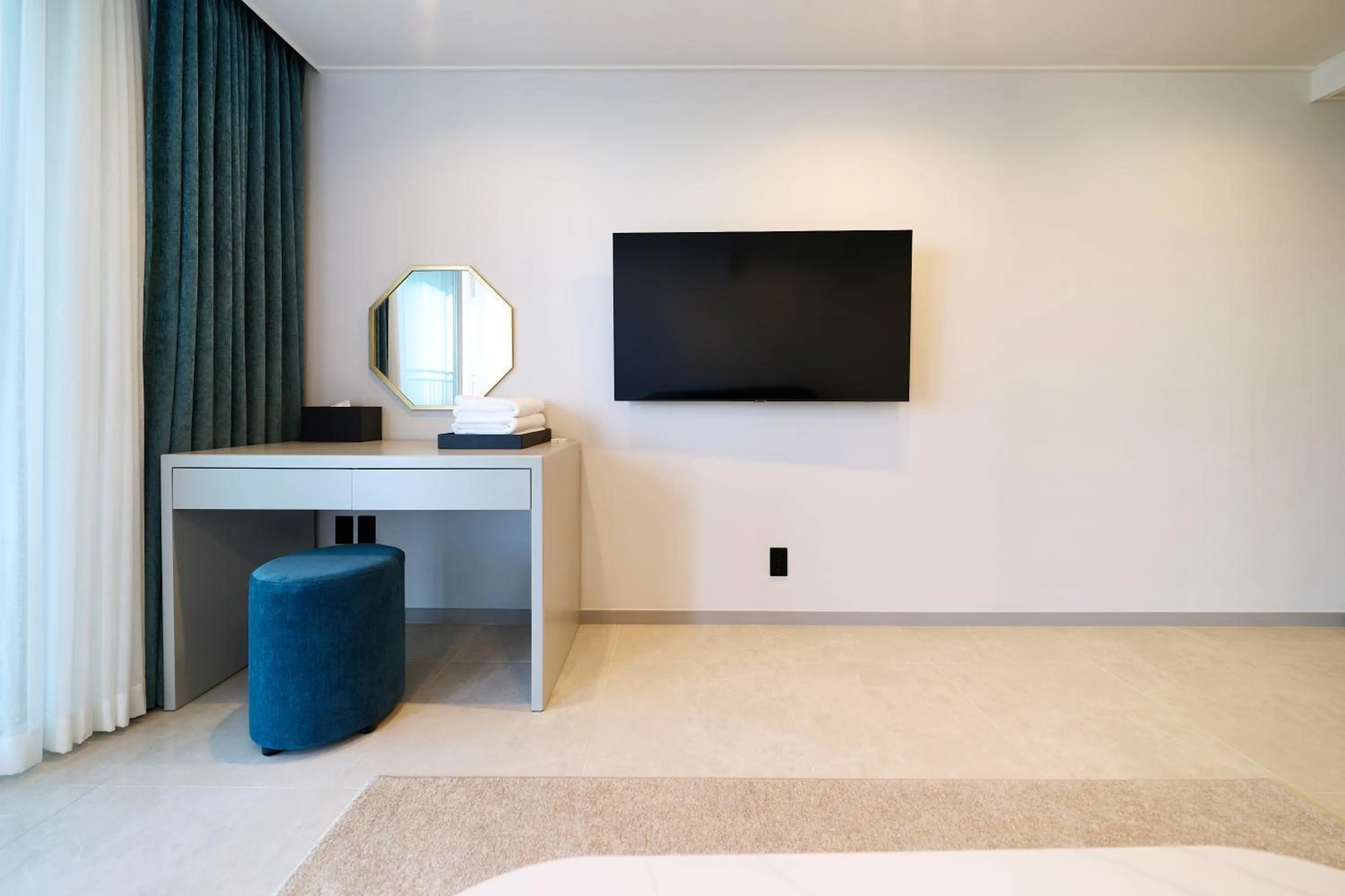 TV and multimedia in Hotel Sollavue