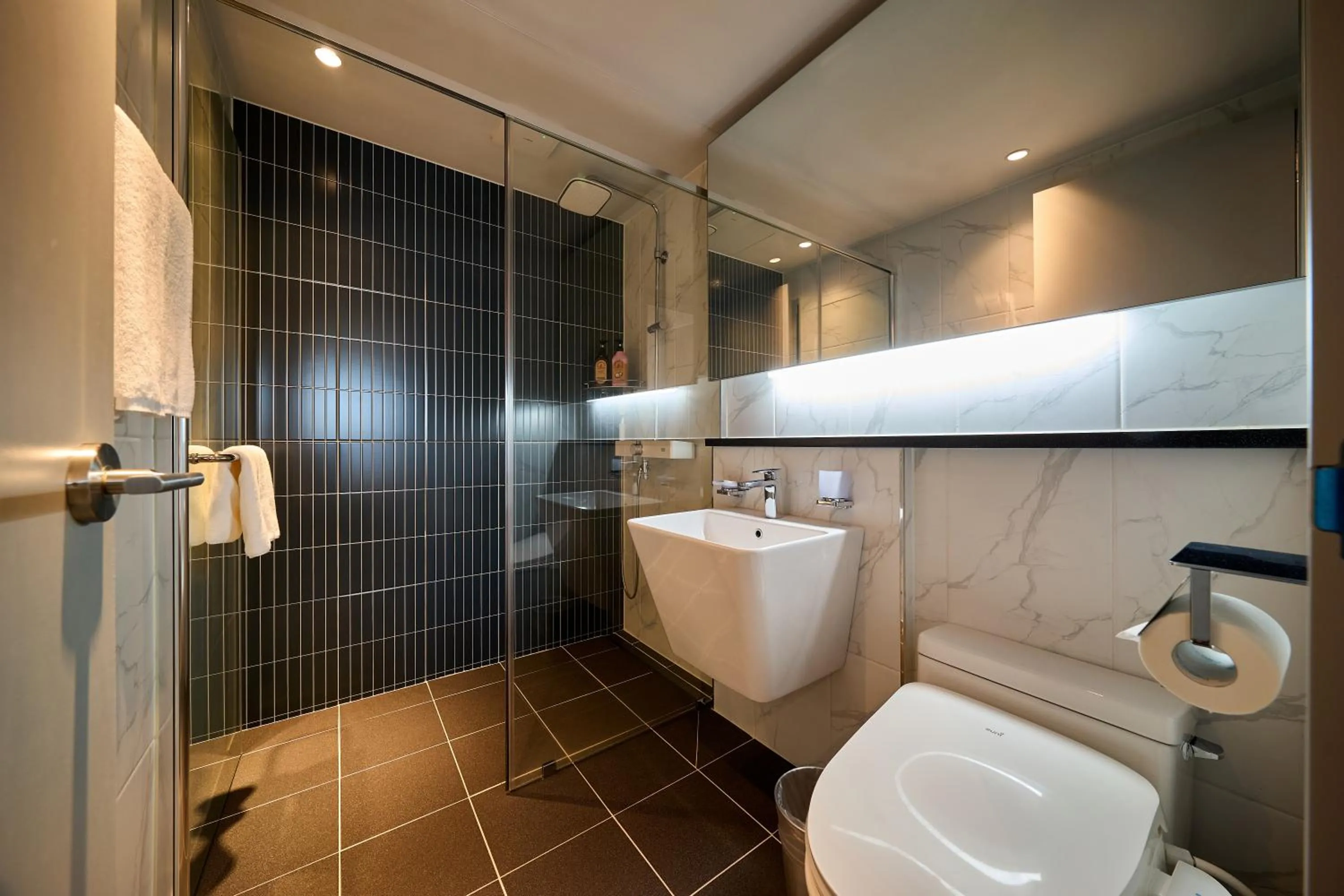 Toilet in Hotel Sollavue