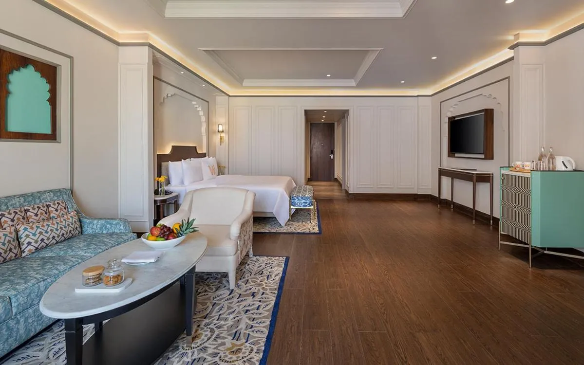 TV and multimedia, Bed in Welcomhotel By ITC Hotels, Jabalpur