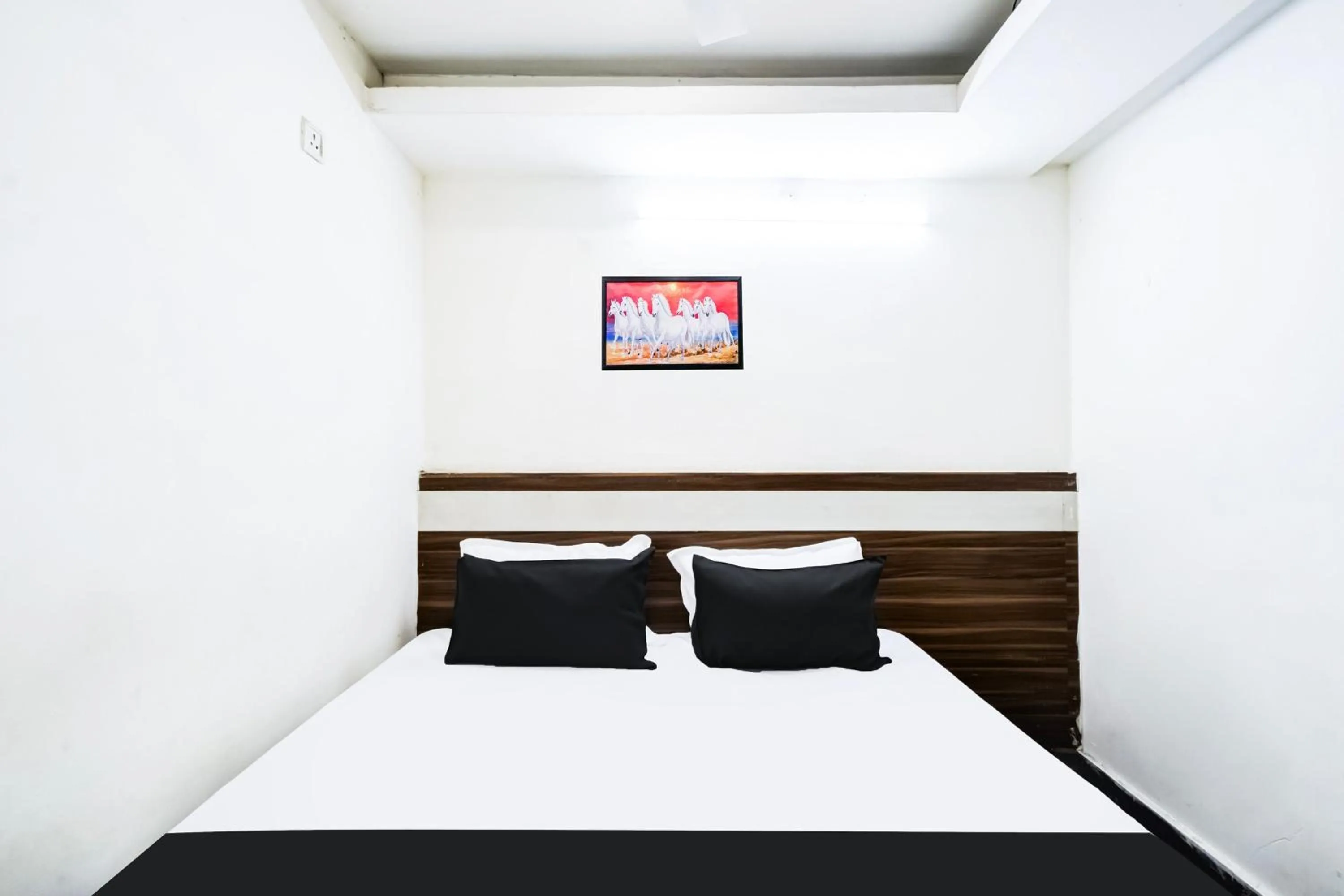 Bedroom, Bed in HOTEL O SUN RESIDENCY