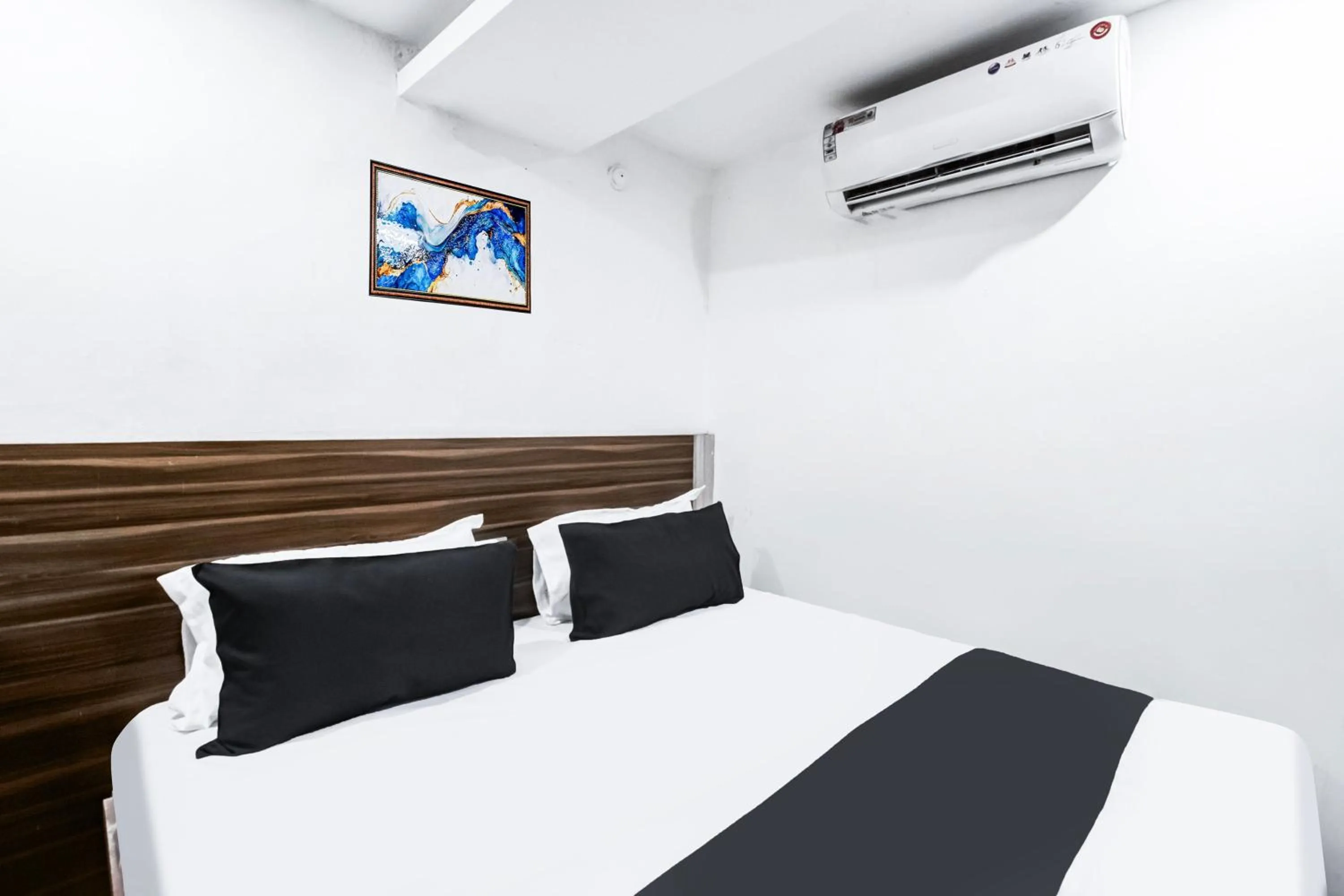 Bedroom, Bed in HOTEL O SUN RESIDENCY