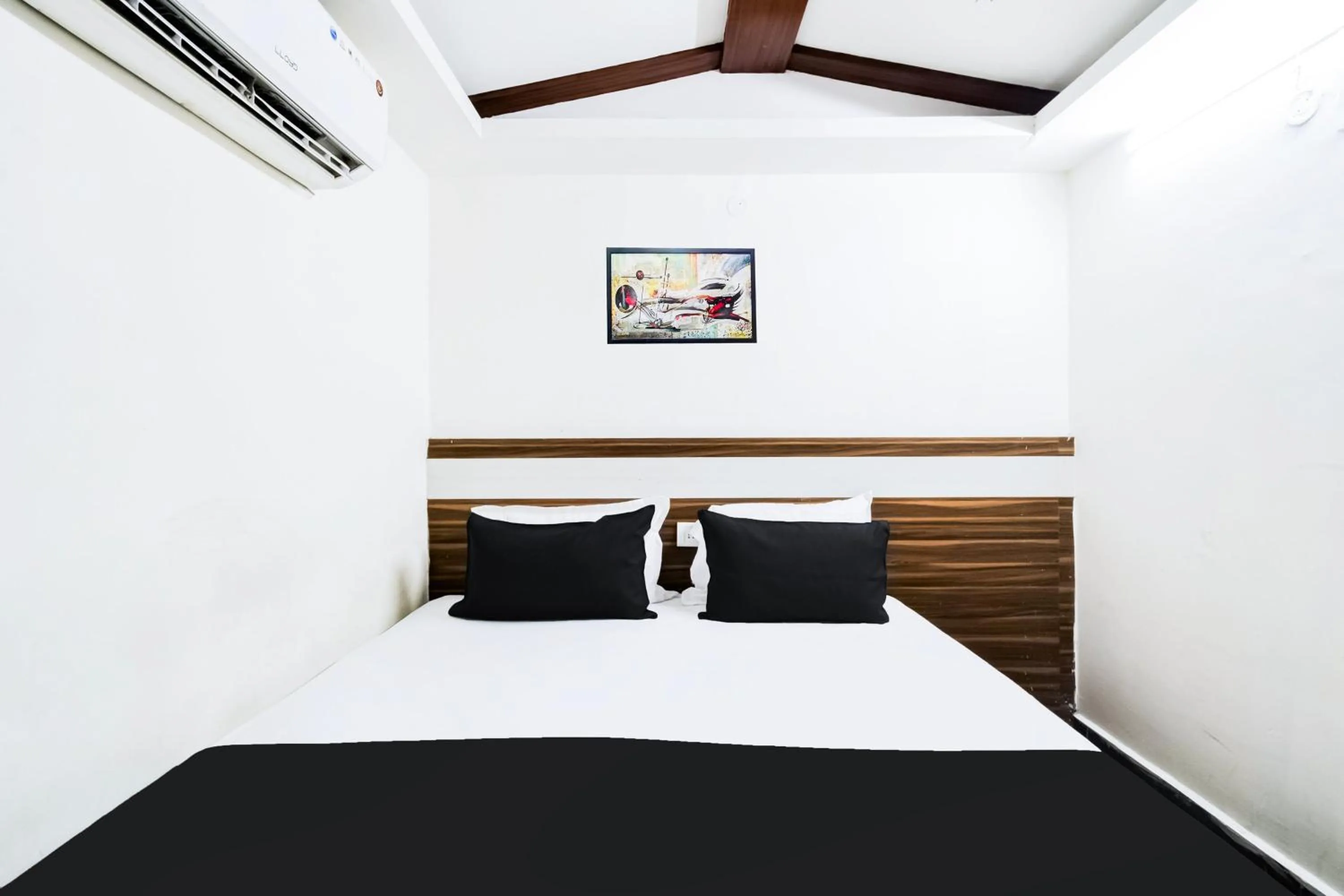 Bedroom, Bed in HOTEL O SUN RESIDENCY