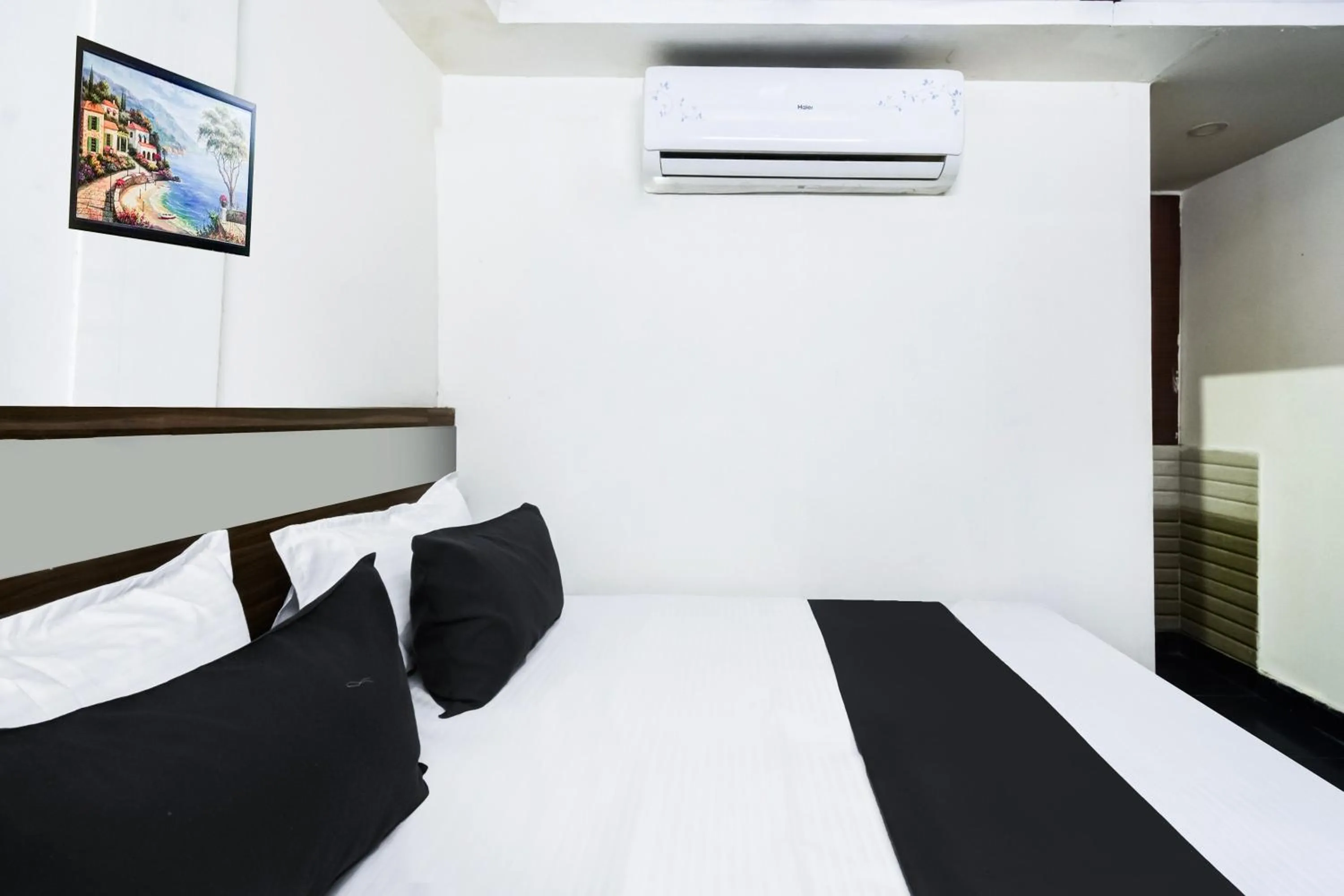 Bedroom, Bed in HOTEL O SUN RESIDENCY