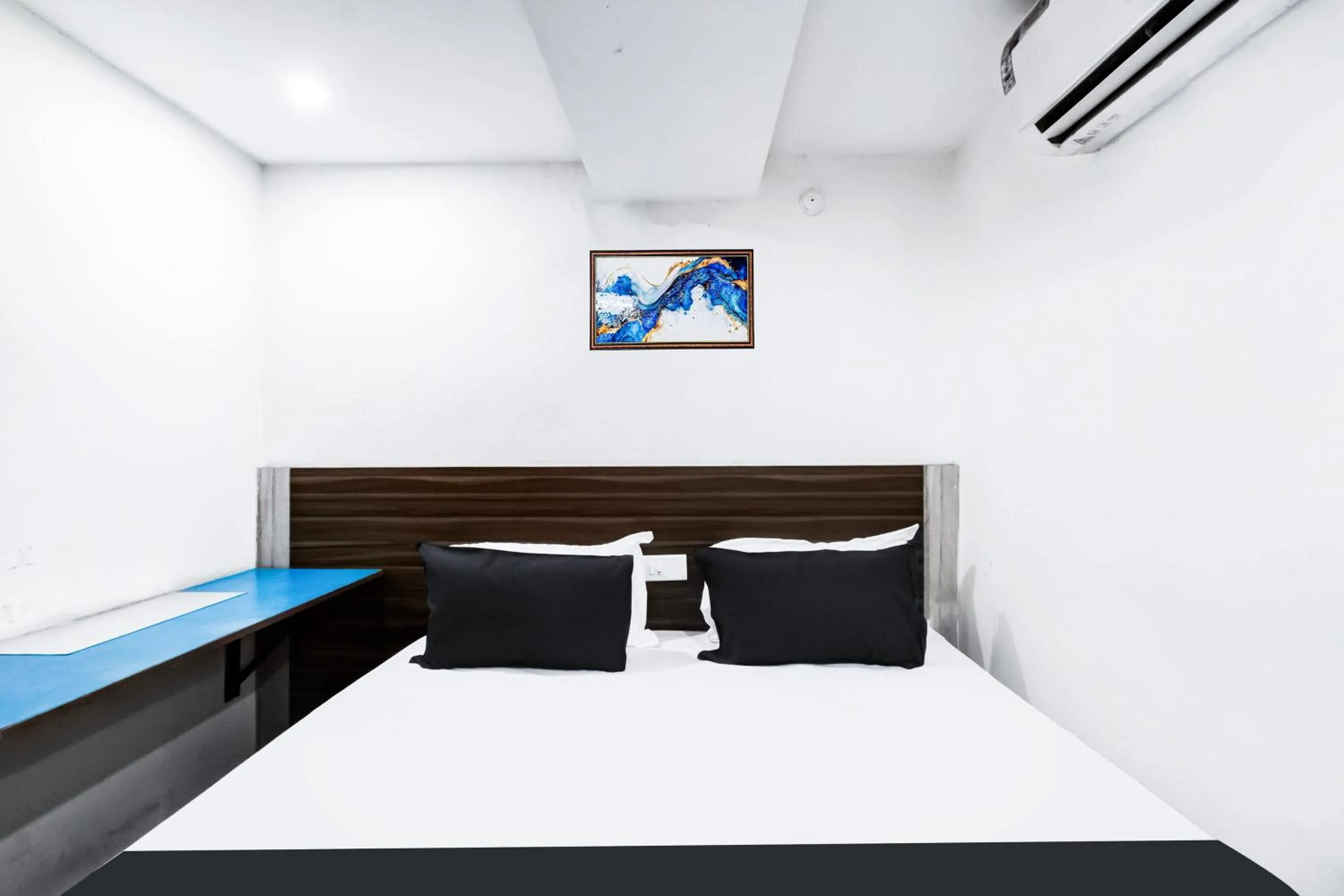 Bedroom, Bed in HOTEL O SUN RESIDENCY