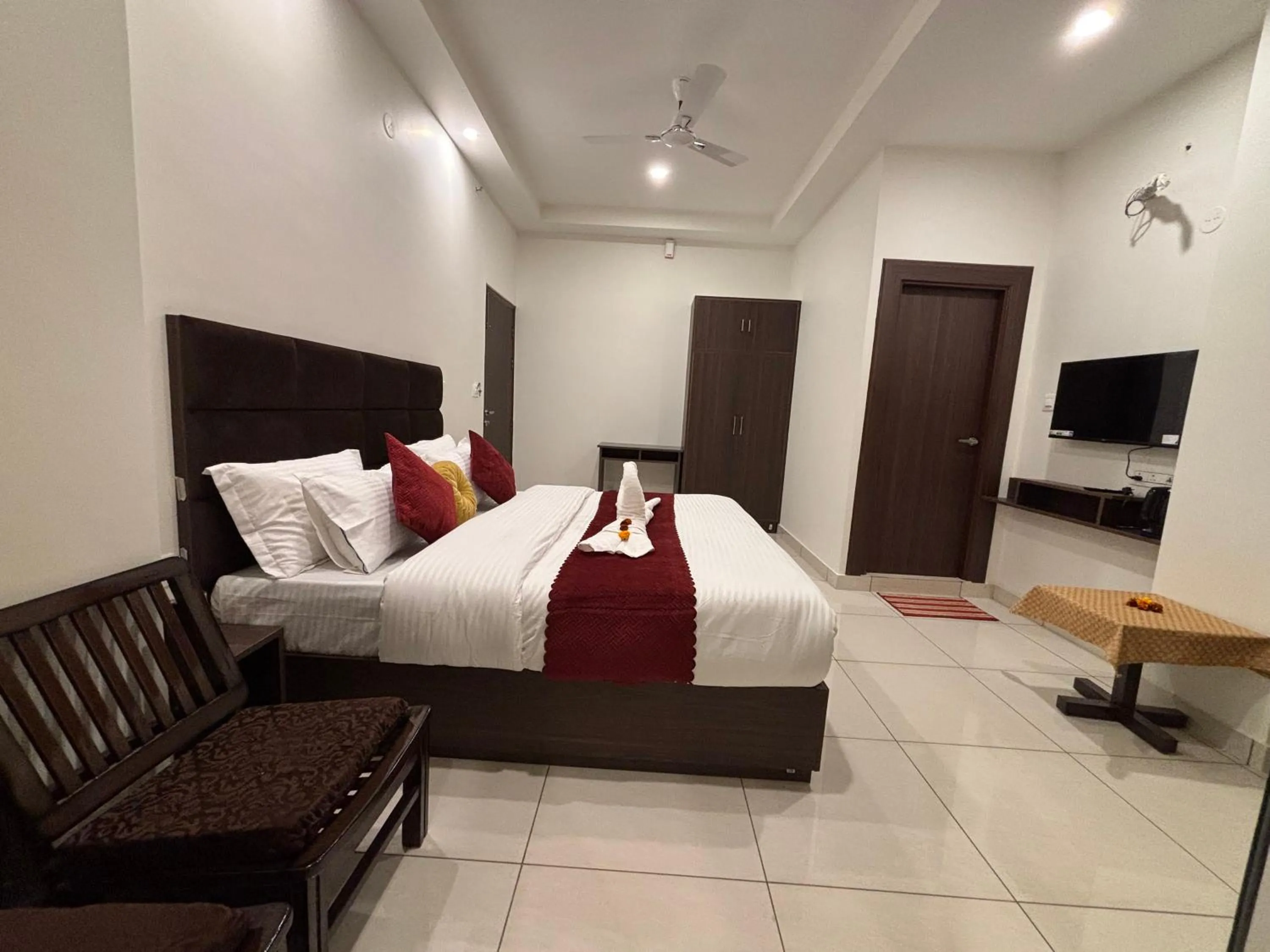 Bedroom, Bed in Hotel Rewalsar Heights