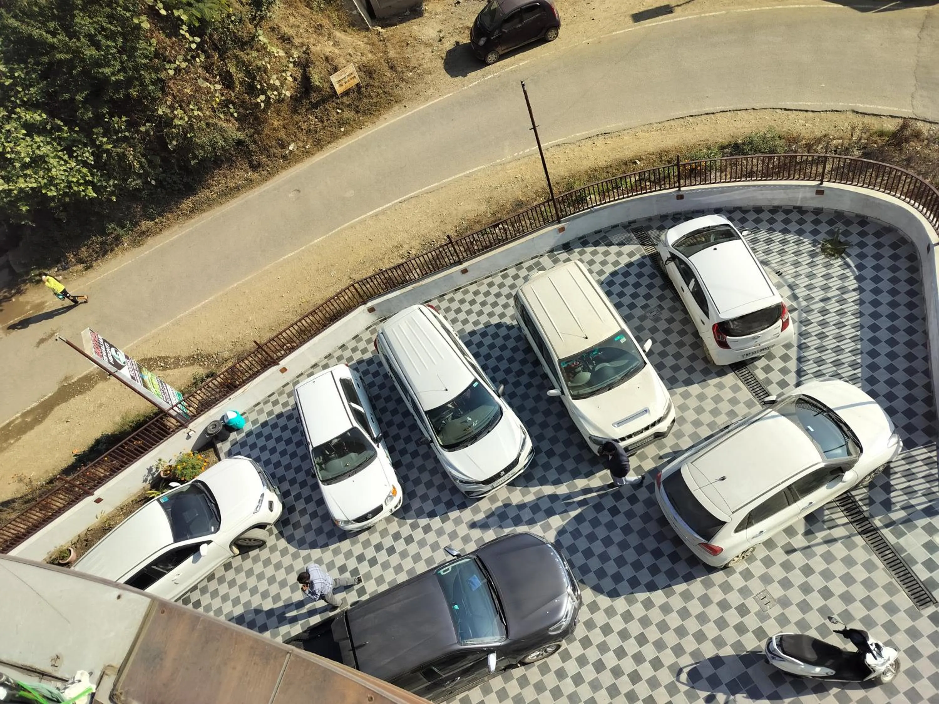 Parking in Hotel Rewalsar Heights