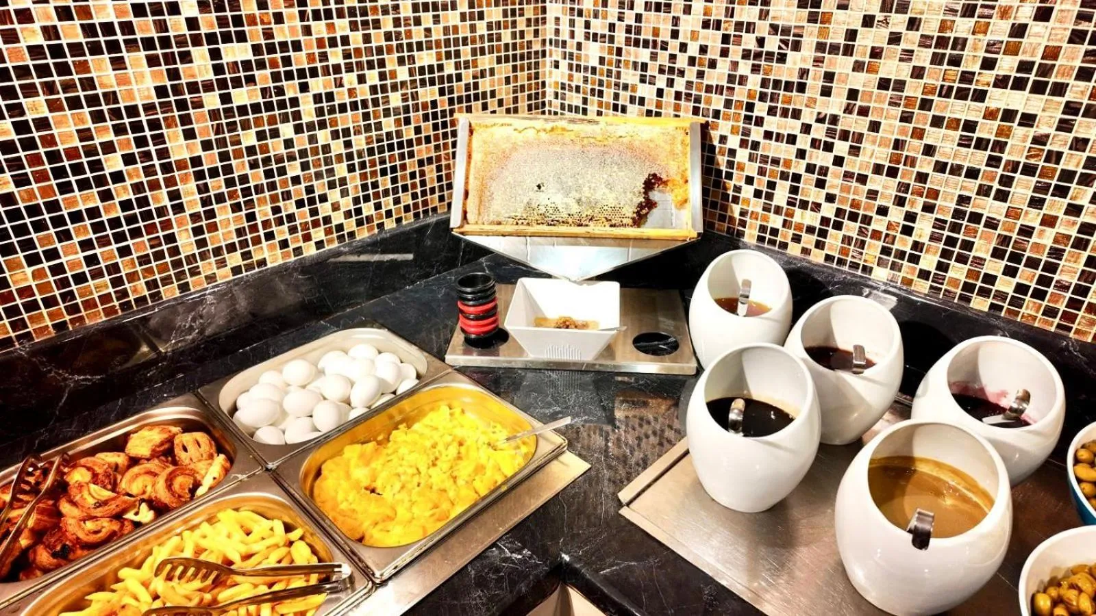 Breakfast in Aven Hotel