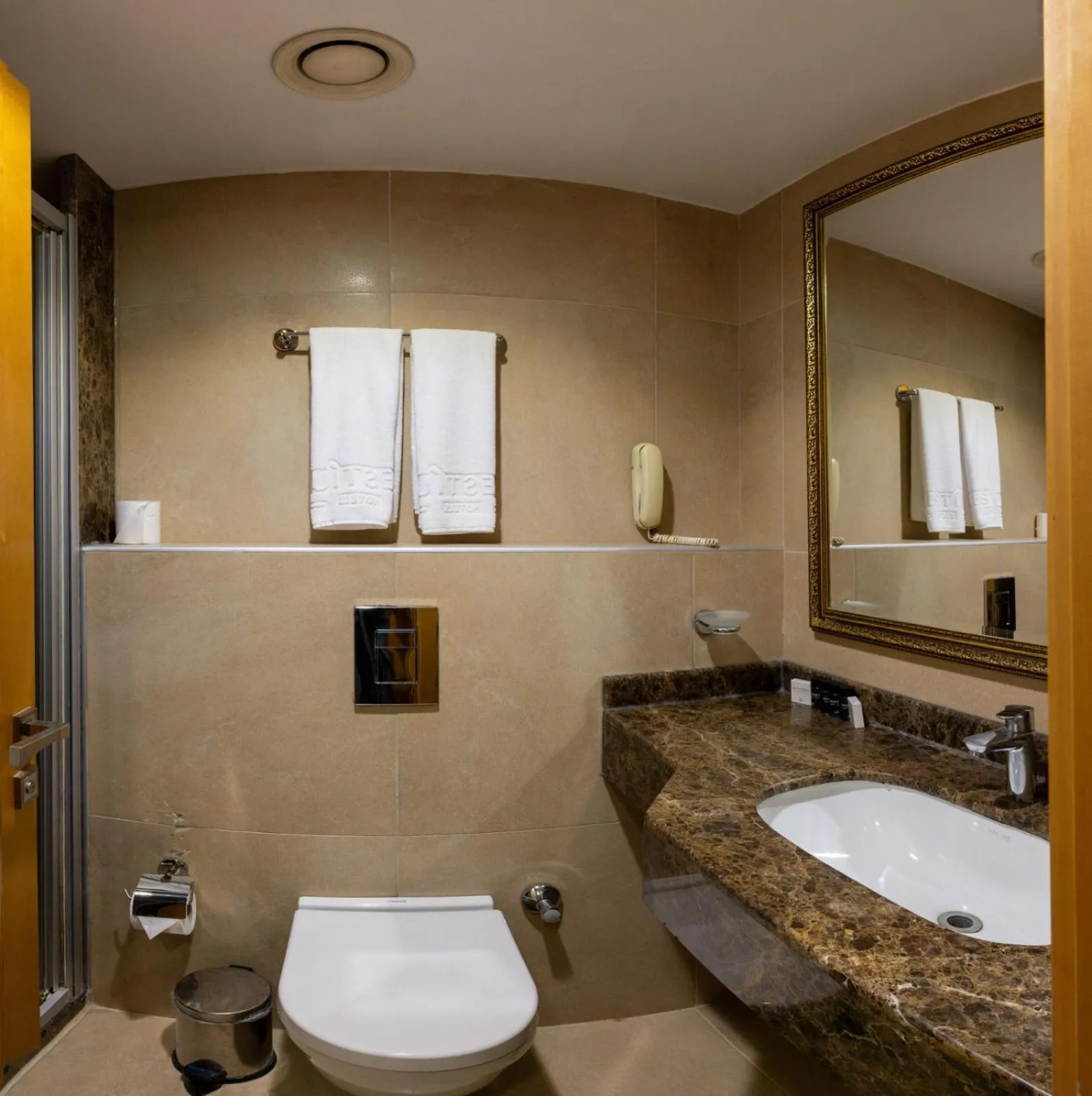 Shower in Aven Hotel