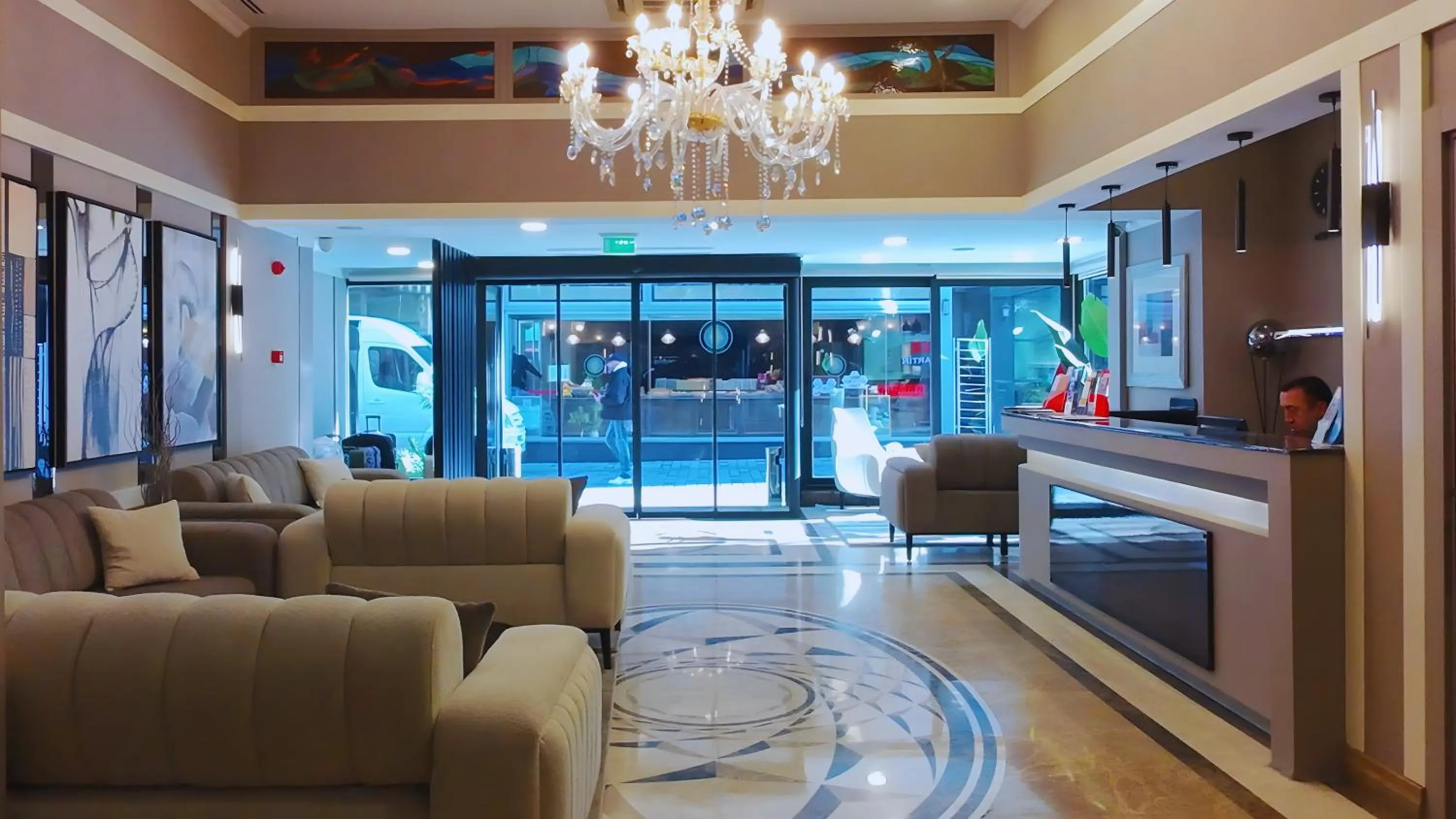 Seating area in Aven Hotel