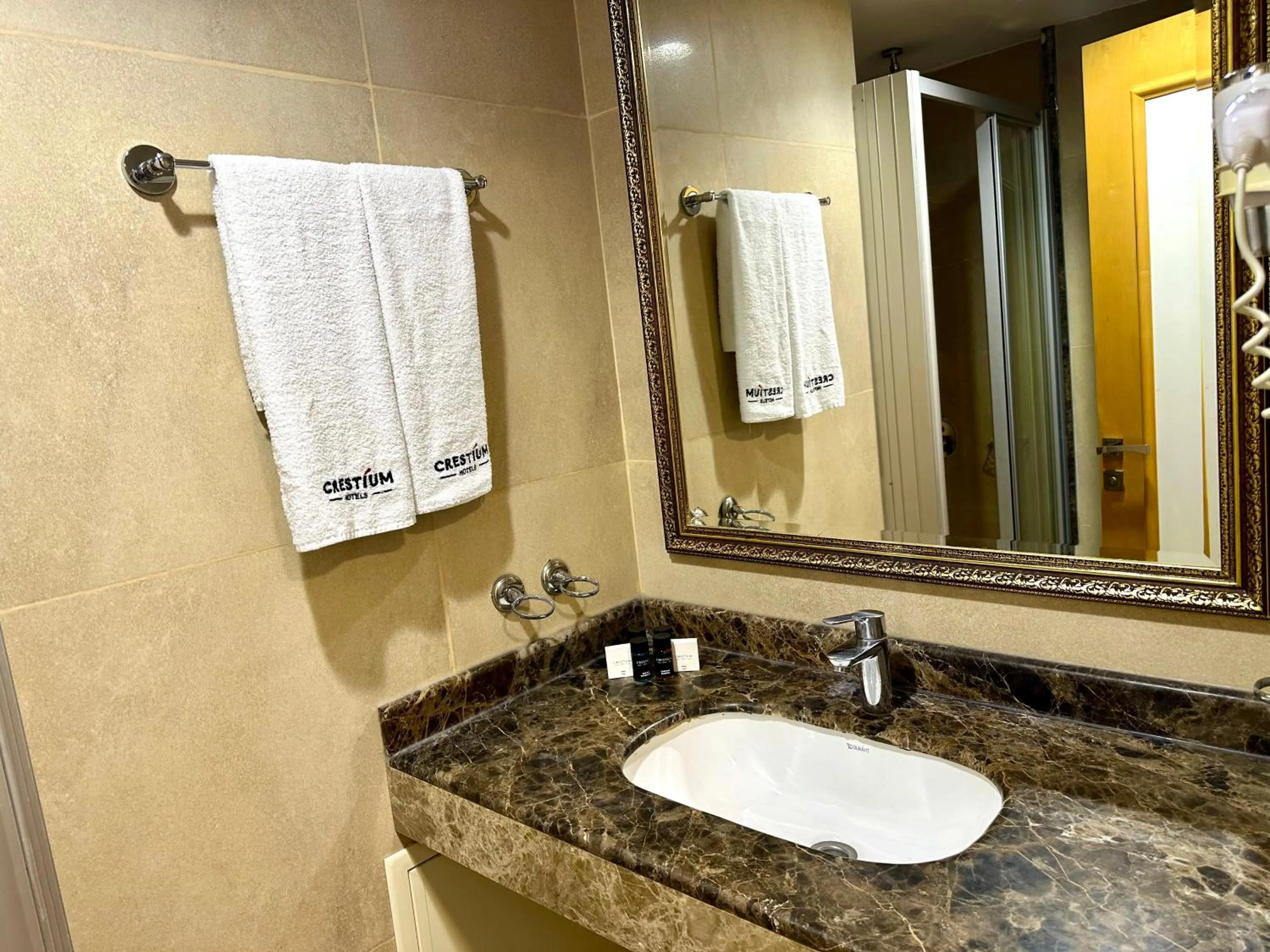 towels in Aven Hotel