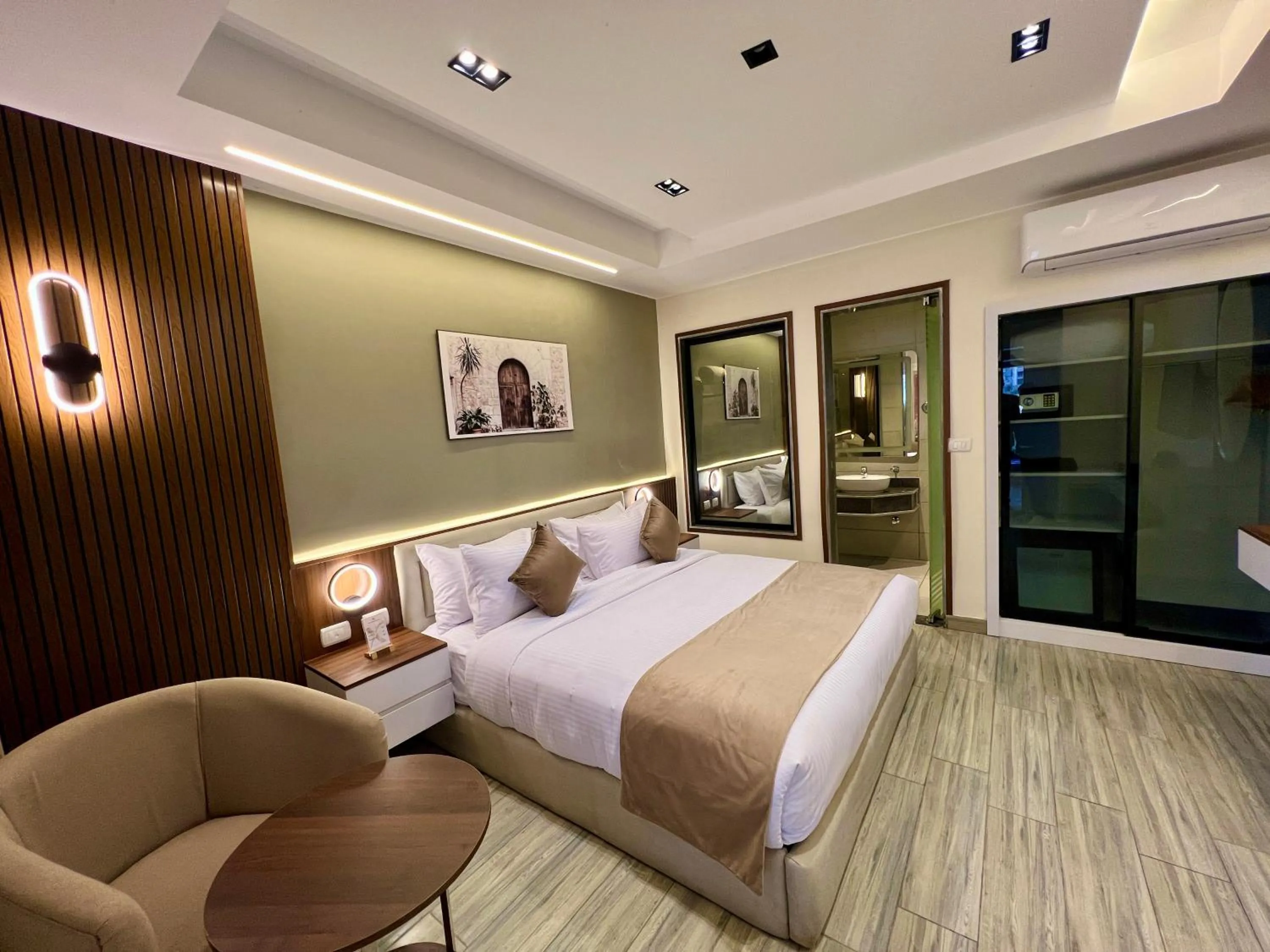 Photo of the whole room, Bed in XU San Stefano Hotel Alexandria