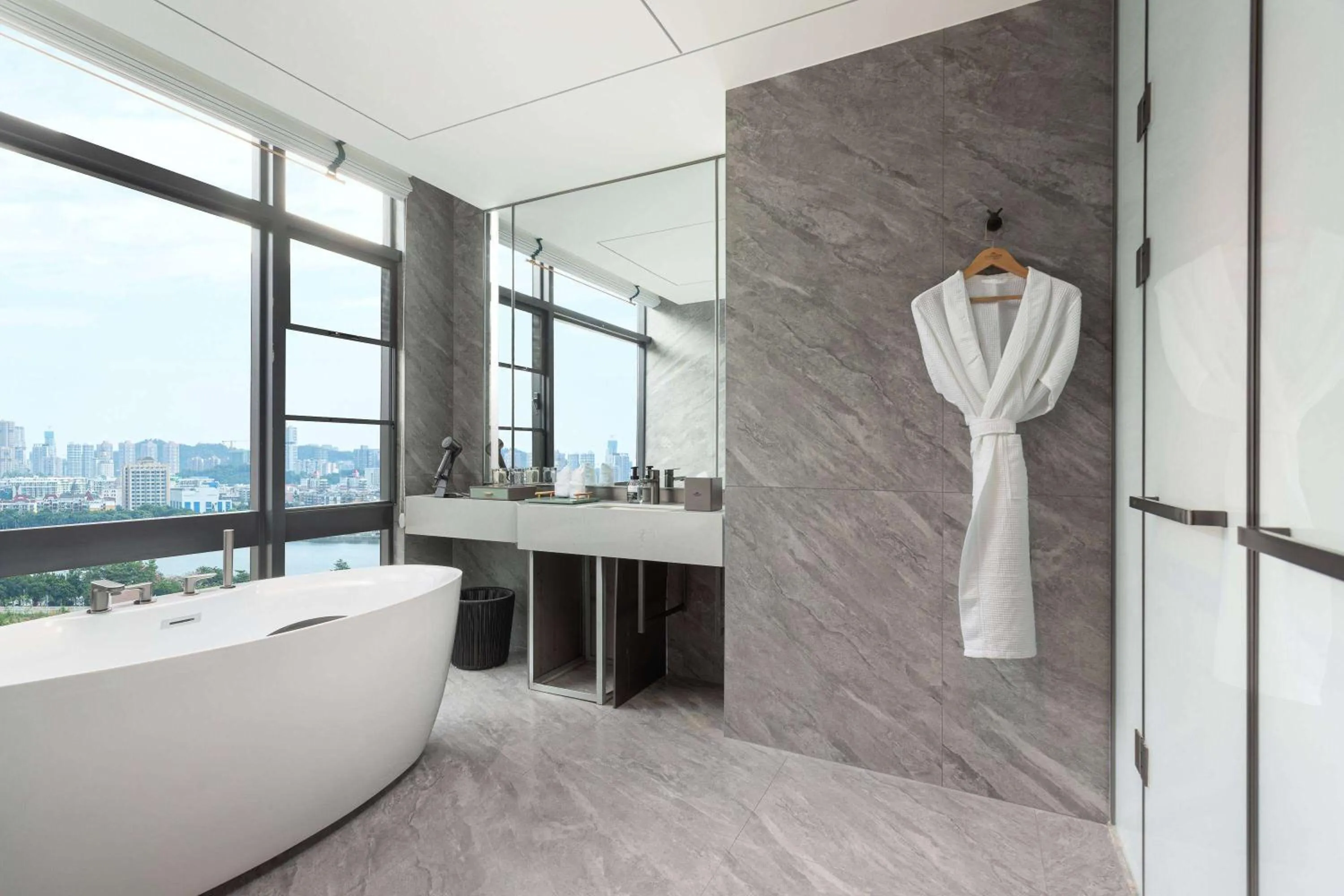 Photo of the whole room in Wingate by Wyndham Zhuhai Gongbei Port