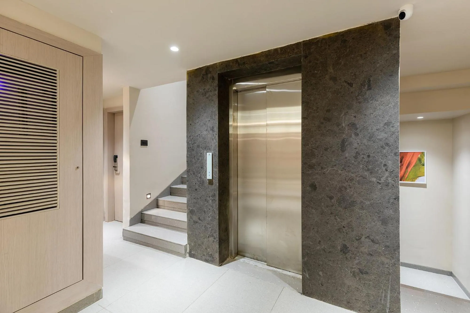 Lobby or reception in FabHotel Red Vibe - Kasturba Nagar