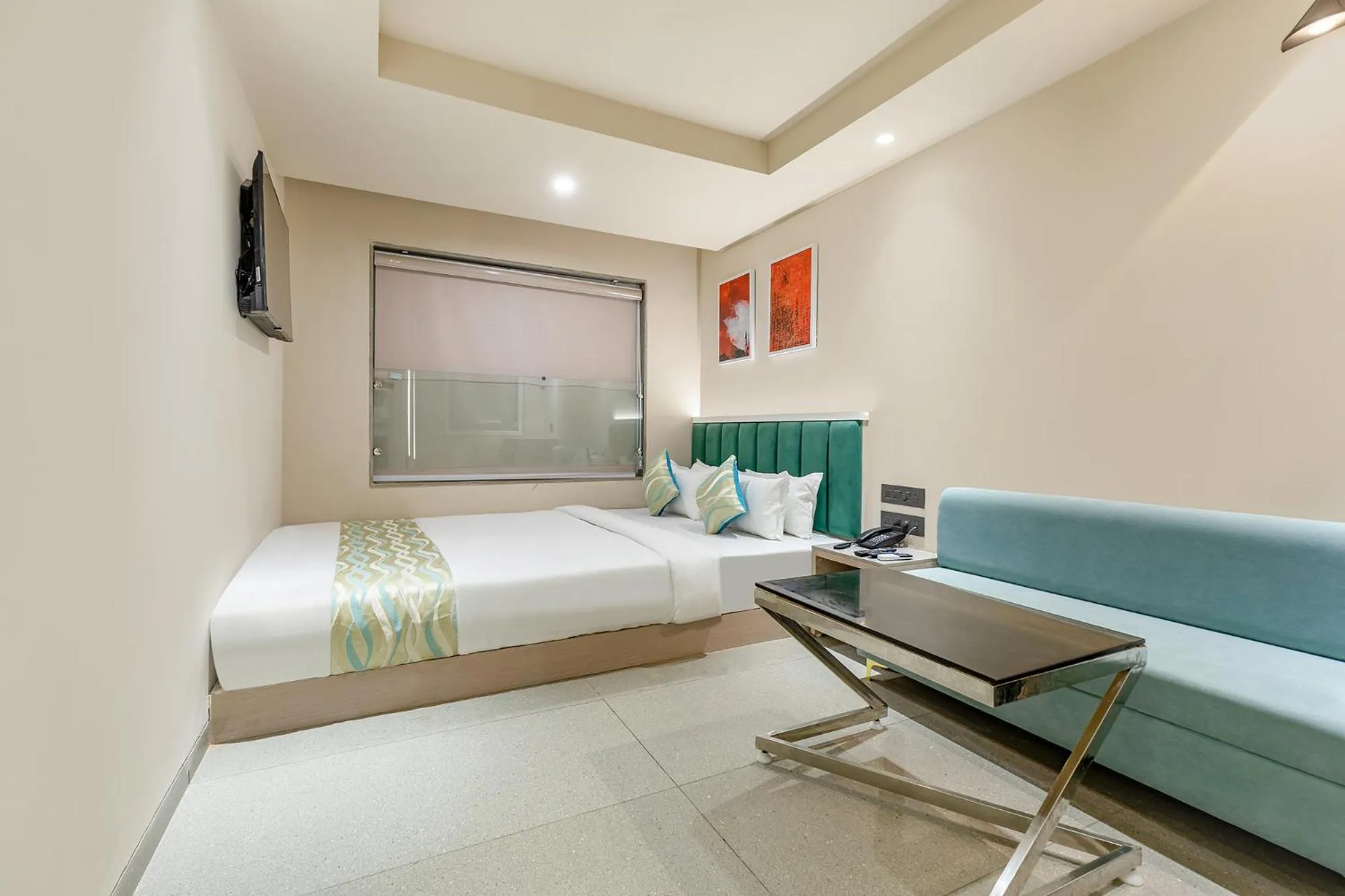 Bed in FabHotel Red Vibe - Kasturba Nagar
