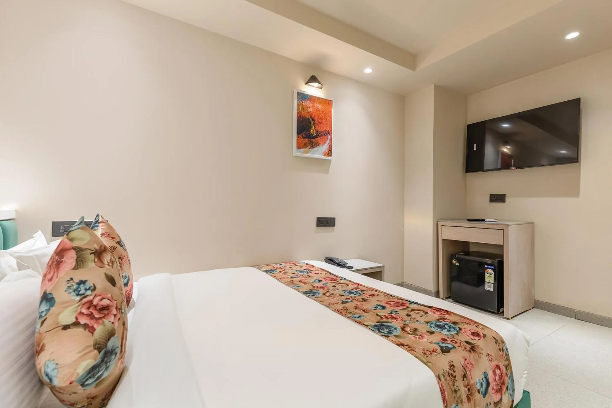 Bed in FabHotel Red Vibe - Kasturba Nagar
