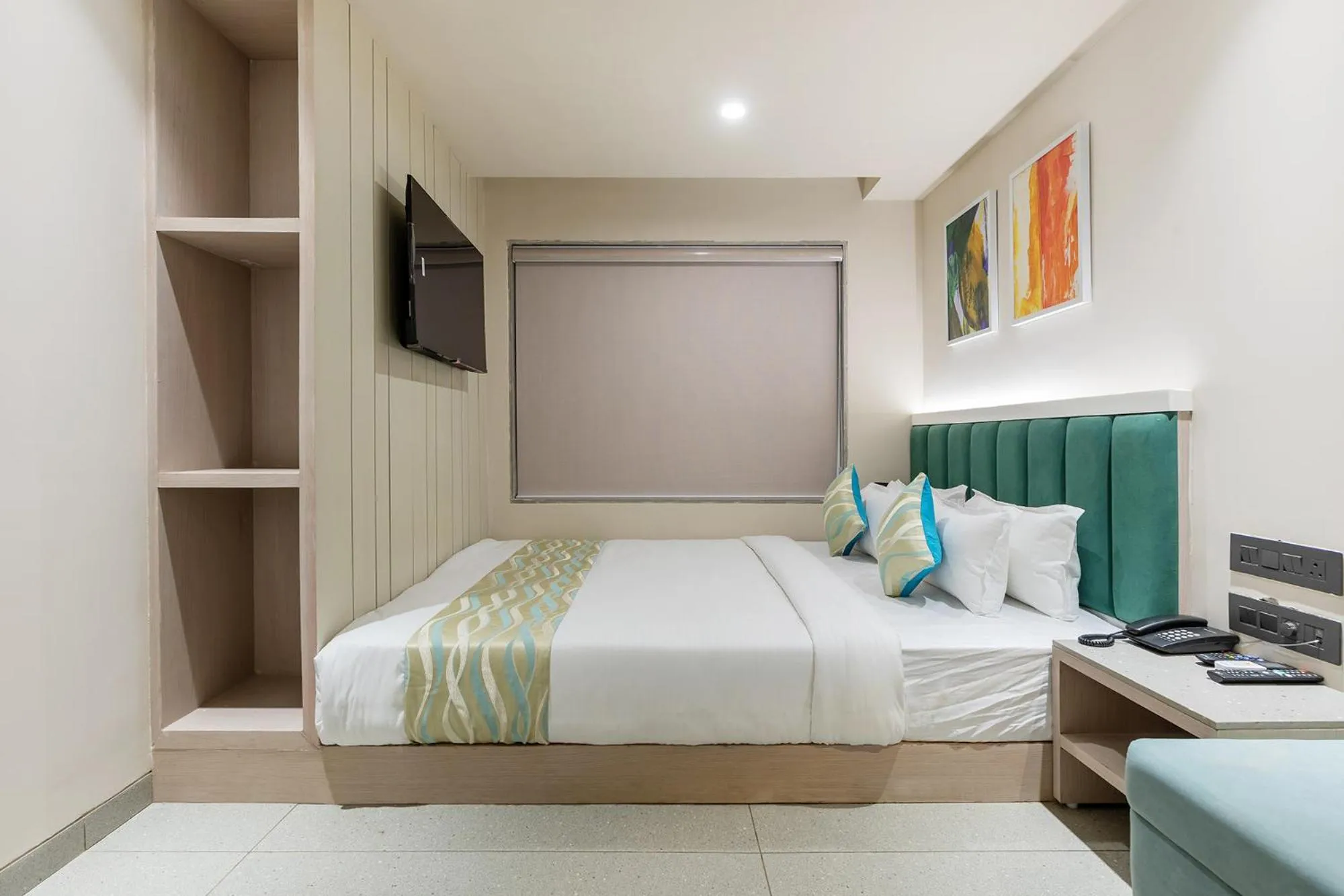 Bed in FabHotel Red Vibe - Kasturba Nagar
