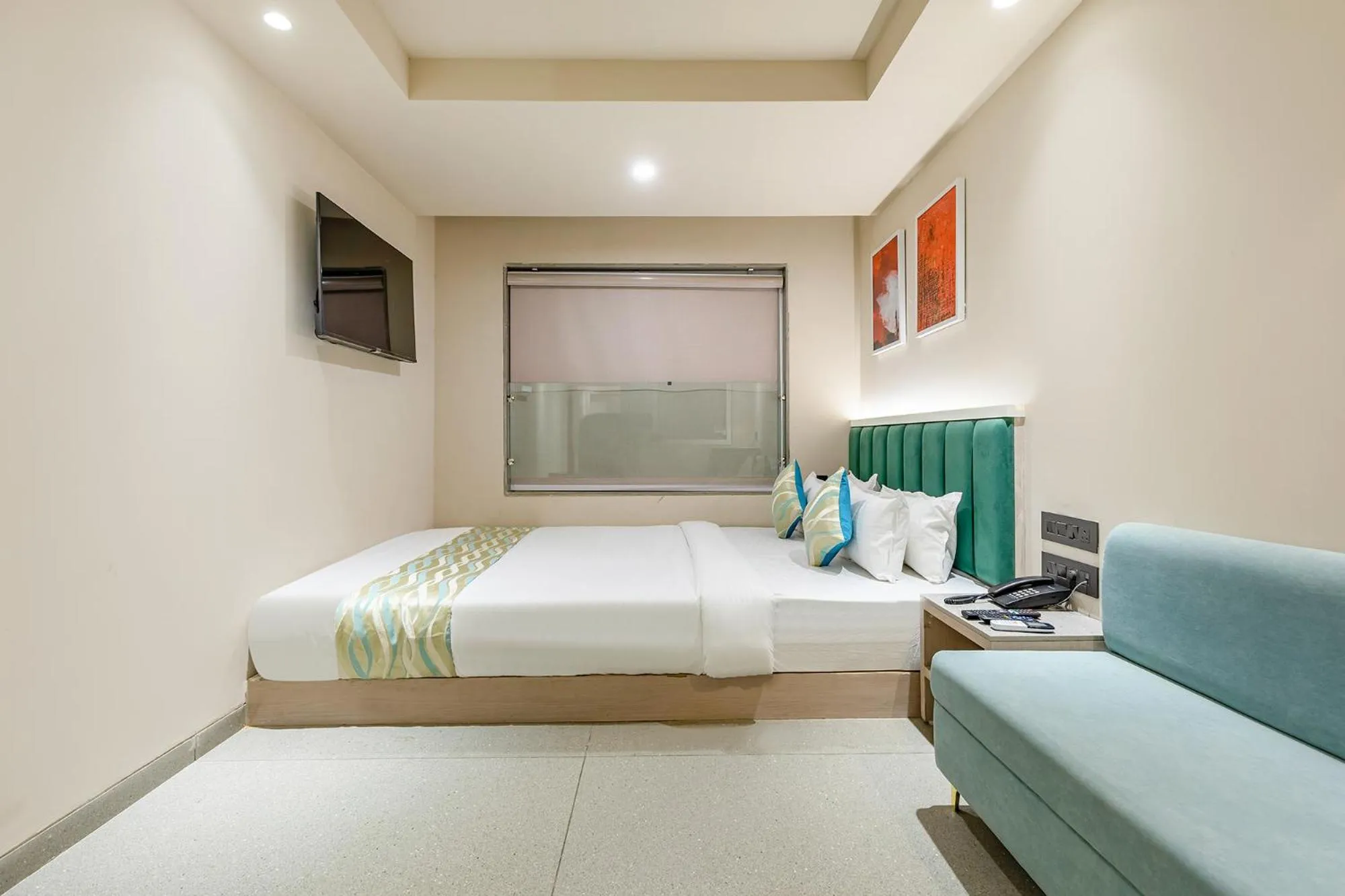 Bed in FabHotel Red Vibe - Kasturba Nagar